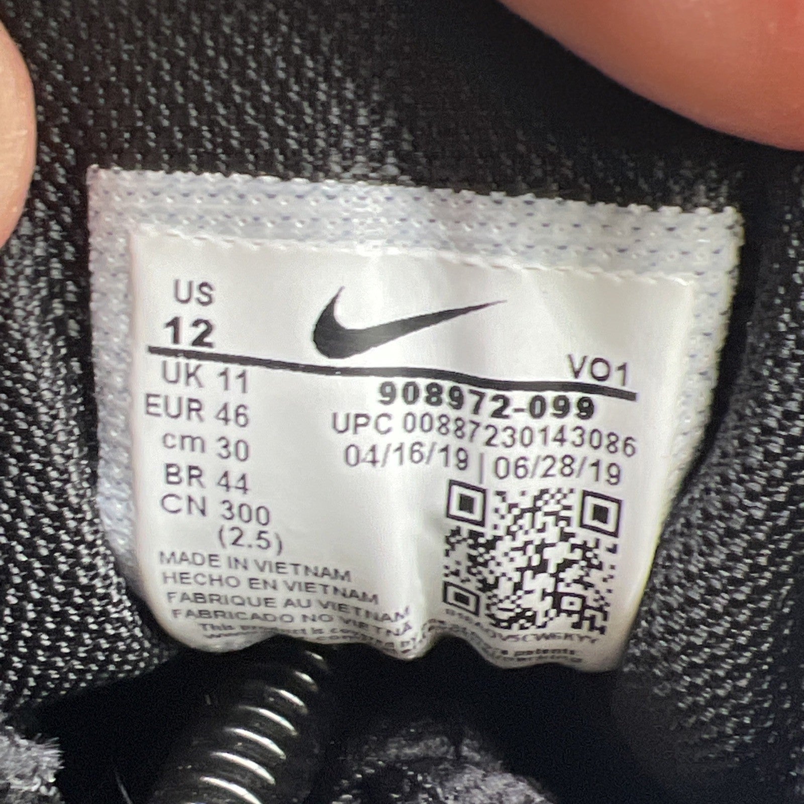 Size 12 - Nike Mamba Rage Gold Stars (908972-099)