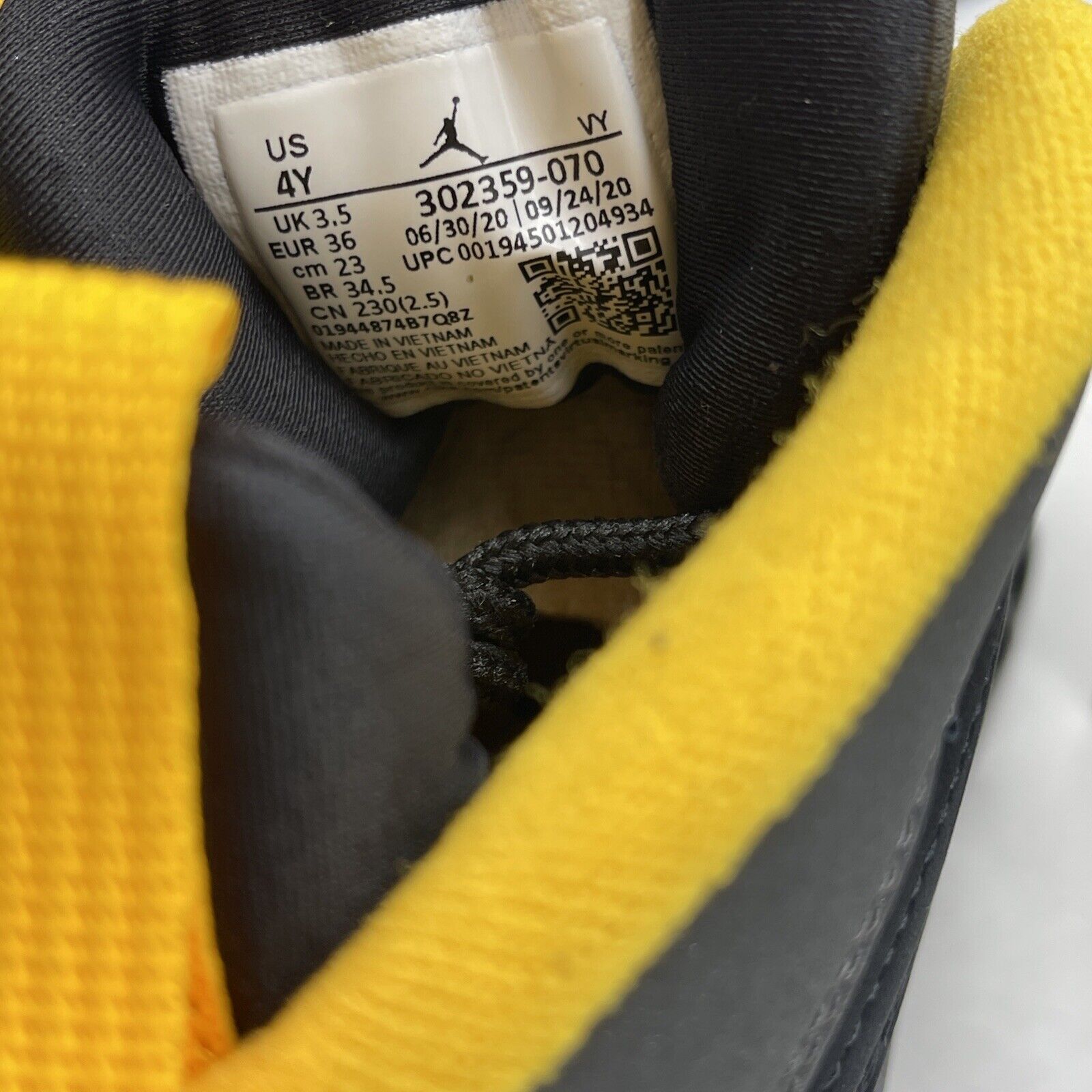 Size 4Y(GS) - Jordan 9 Retro Mid Dark Charcoal University Gold (302359-070)