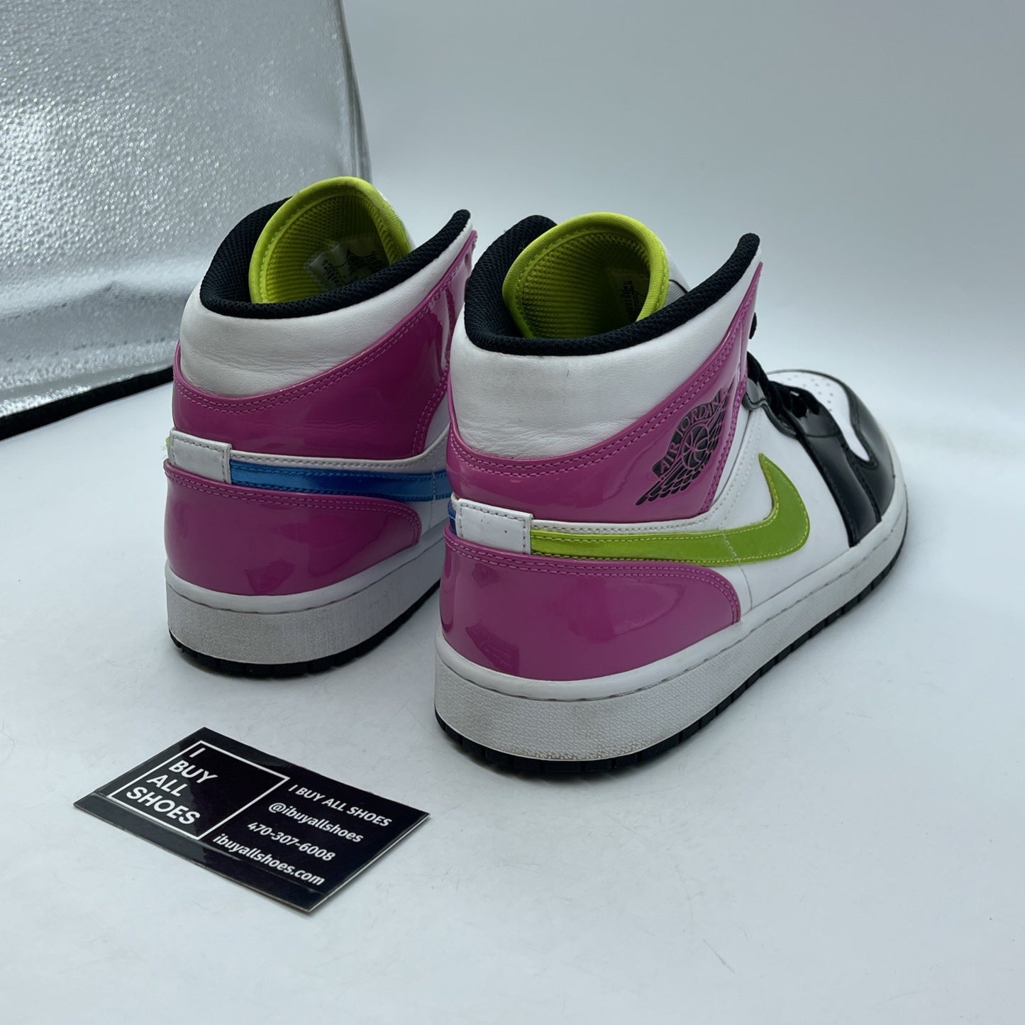 Size 9.5 - Air Jordan 1 SE Mid Cyber Active Fuchsia Leather (CZ9834-100)