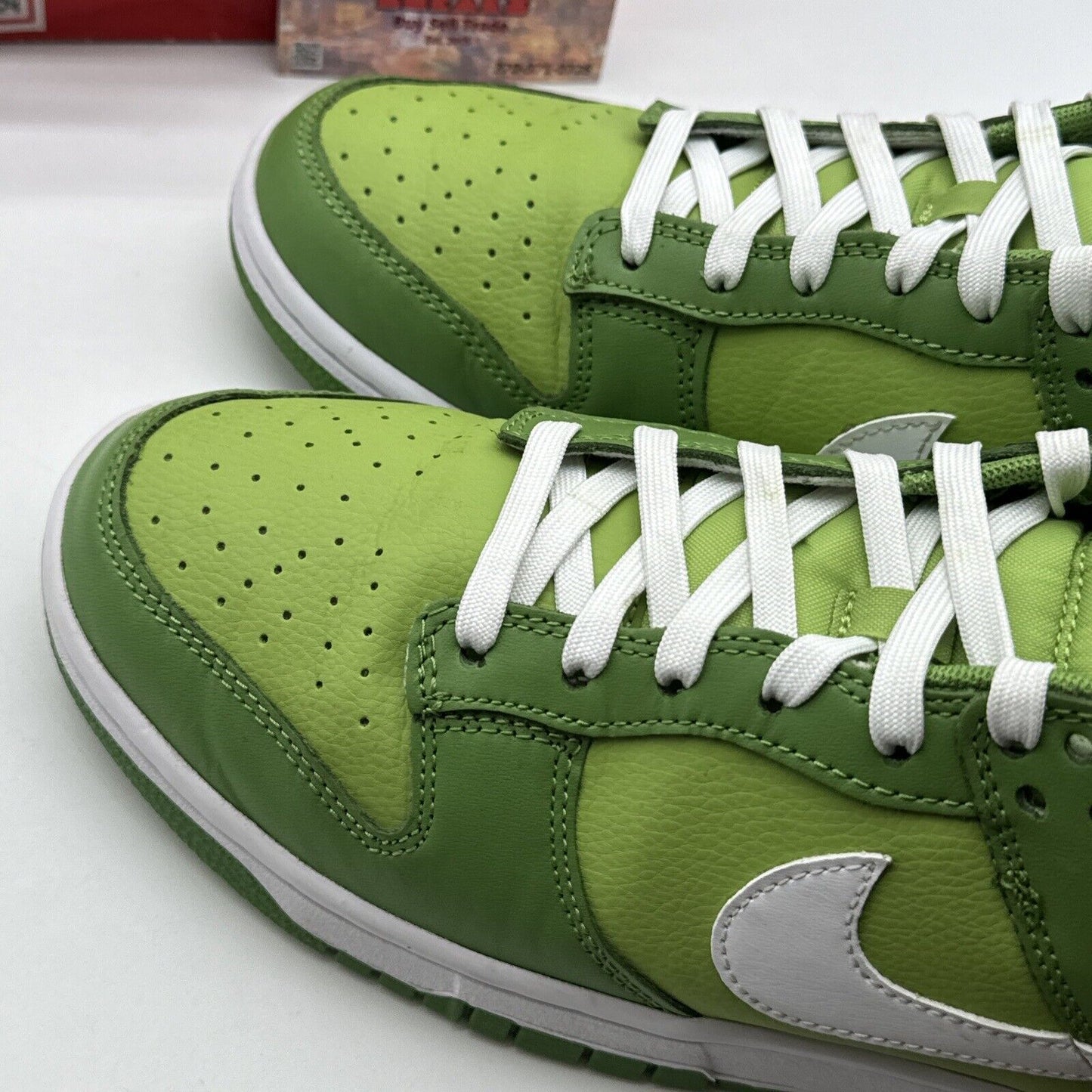 Size 9.5 - Nike Dunk Low Green Chlorophyll Kermit Vibe White Green Leather Og Al