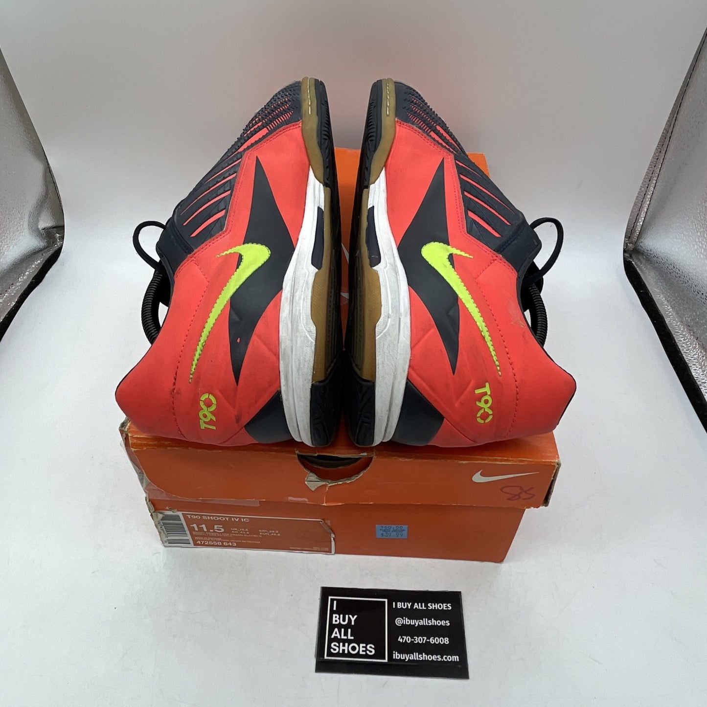 Size 11.5 - Nike total 90 Mens size 13 shoot IV Orange (472558-643)