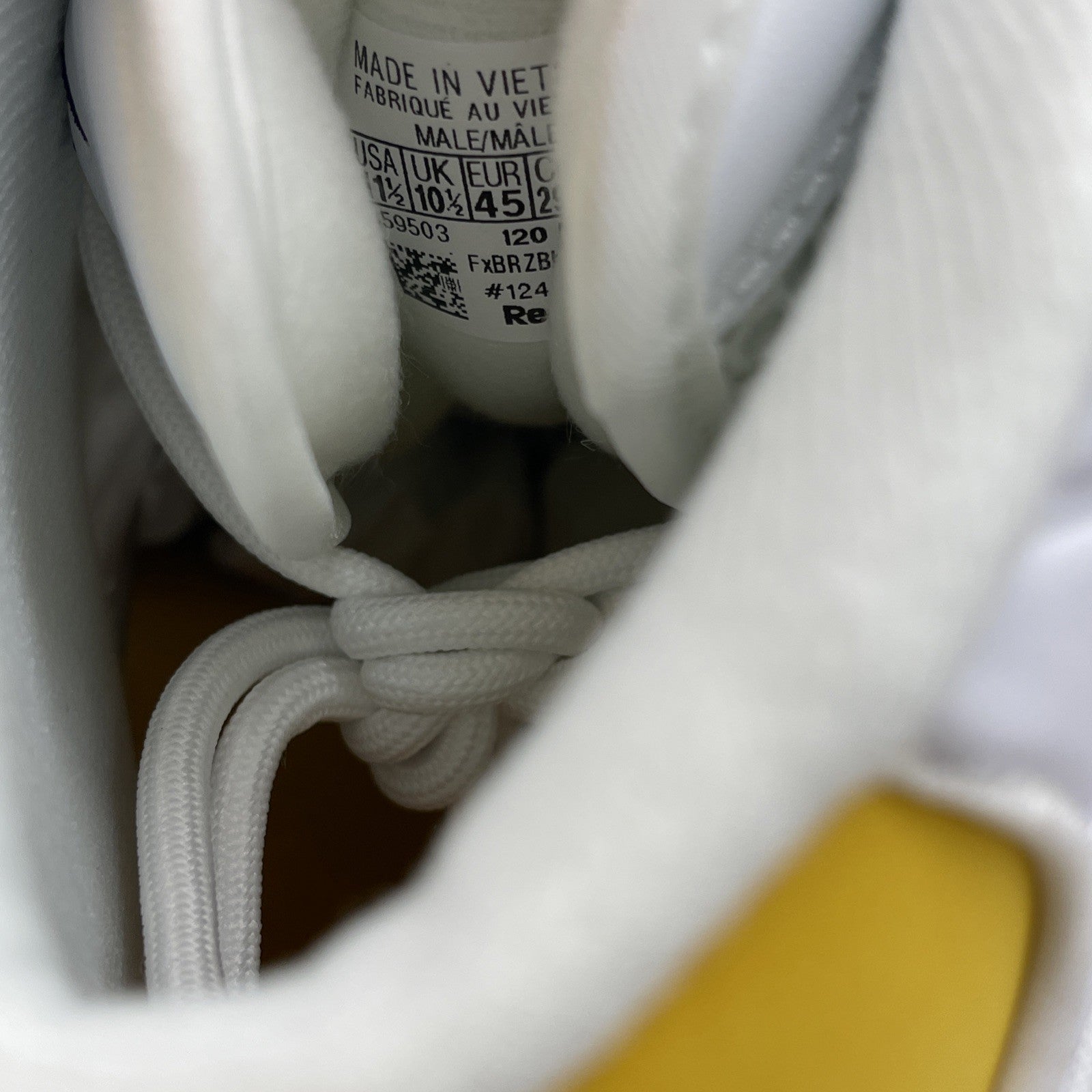 Size 11.5 - Reebok Question Mid Allen Iverson White Yellow Toe Lakers Kobe