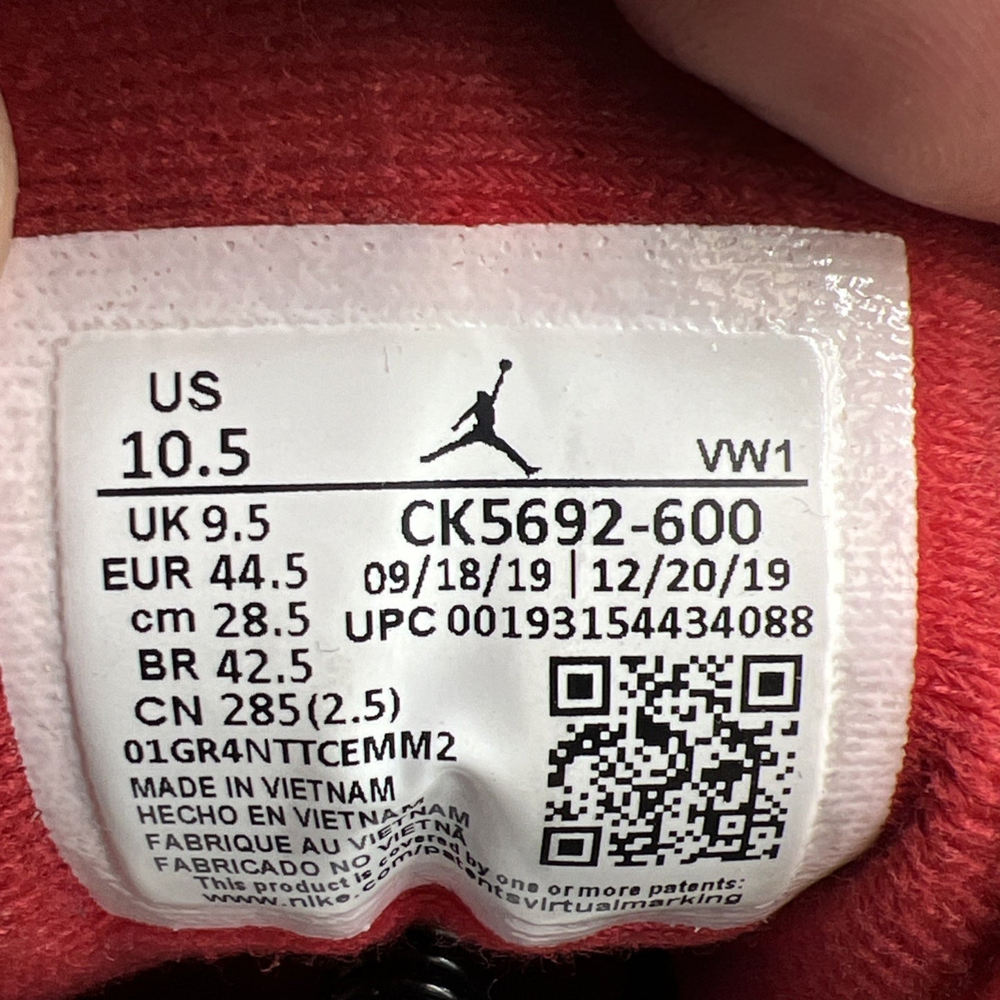 Size 10.5 - Air Jordan 3 Retro SE Mid Unite (CK5692-600)