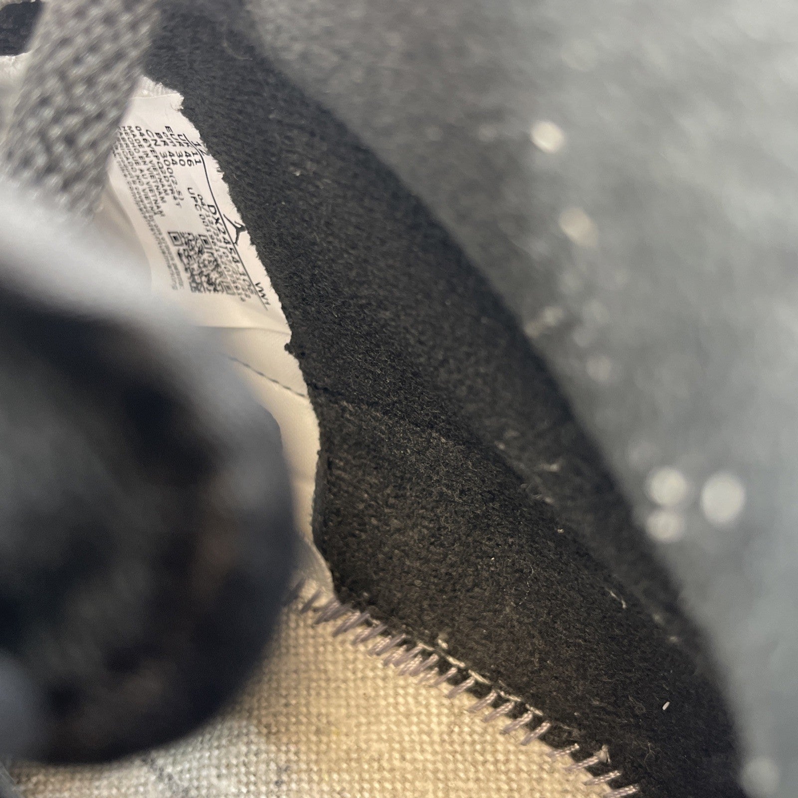 Size 12 - Air Jordan 2 Retro Mid Chicago (DX2454-106)