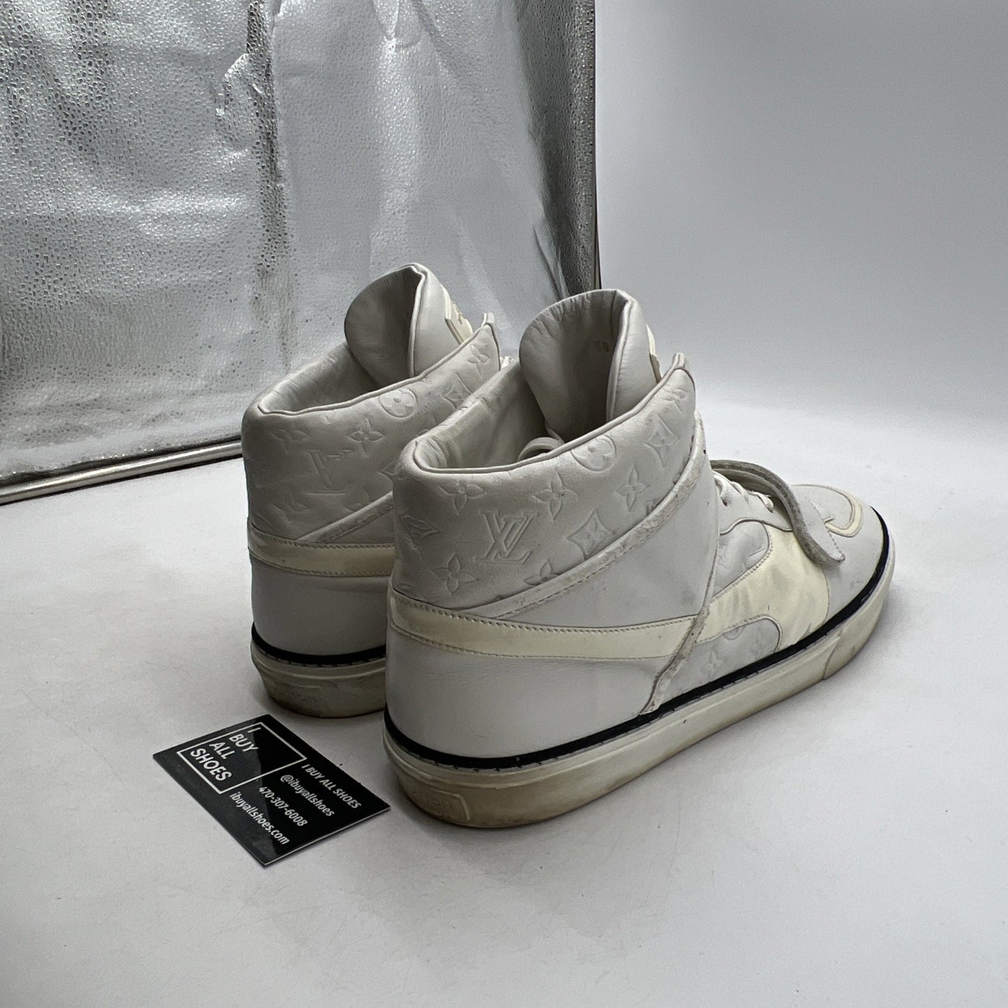Size 11LV - Louis Vuitton Mens Sneakers