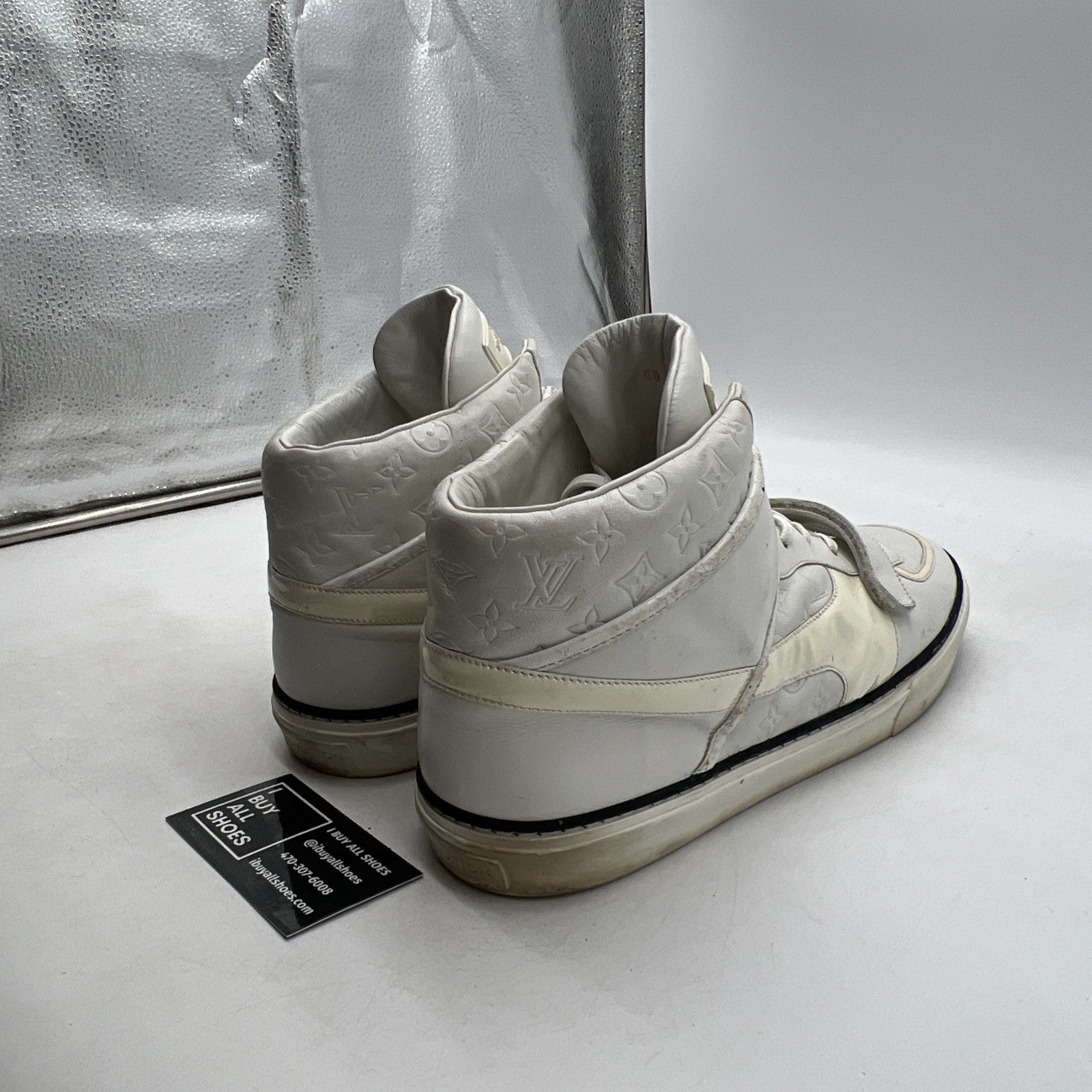 Size 11LV - Louis Vuitton Mens Sneakers