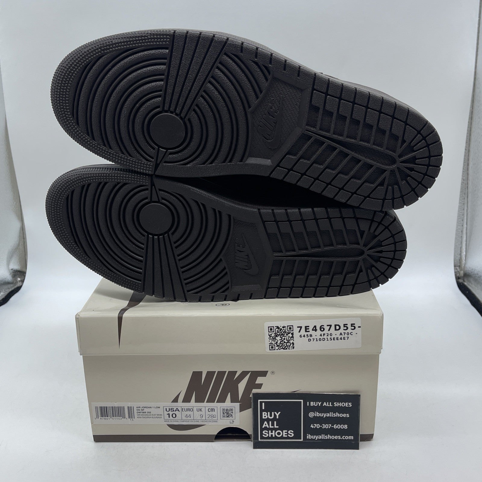 Size 10 - Travis Scott x Air Jordan 1 Retro OG SP Low Velvet Brown (DM7866-202)