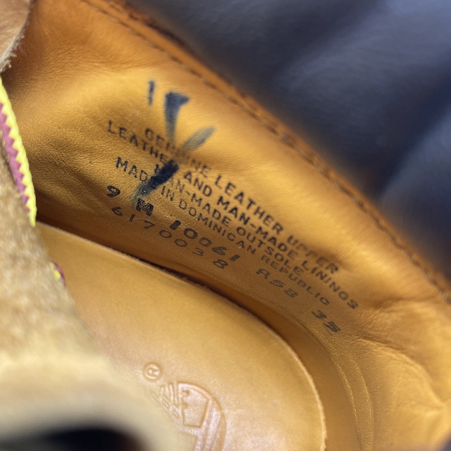 Size 9 - Timberland Icon 6" Premium Boot (Wide Width) Suede (315371-125)