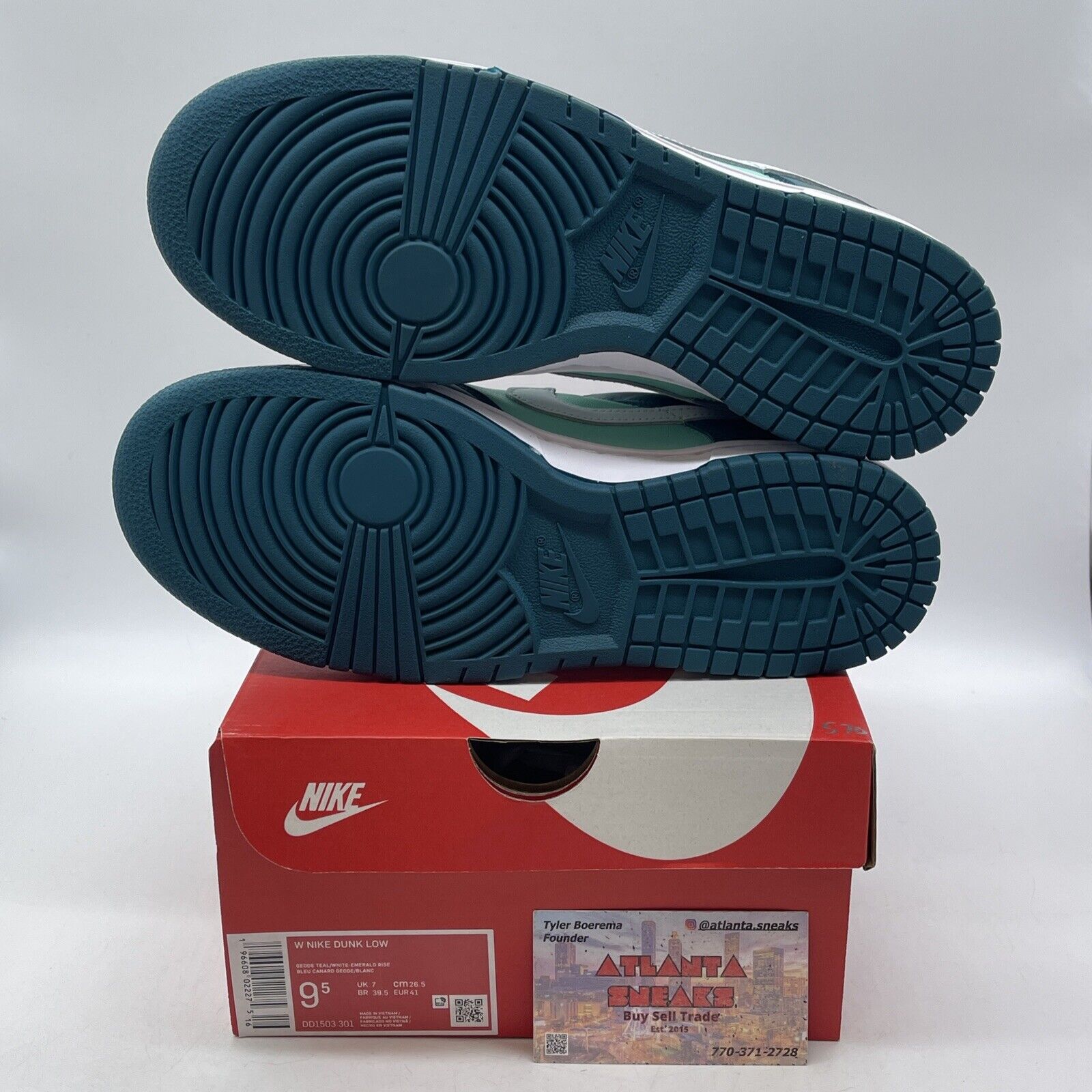 Size 9.5 - Nike Dunk Low Geode Teal Blue White Leather (DD1503-301)