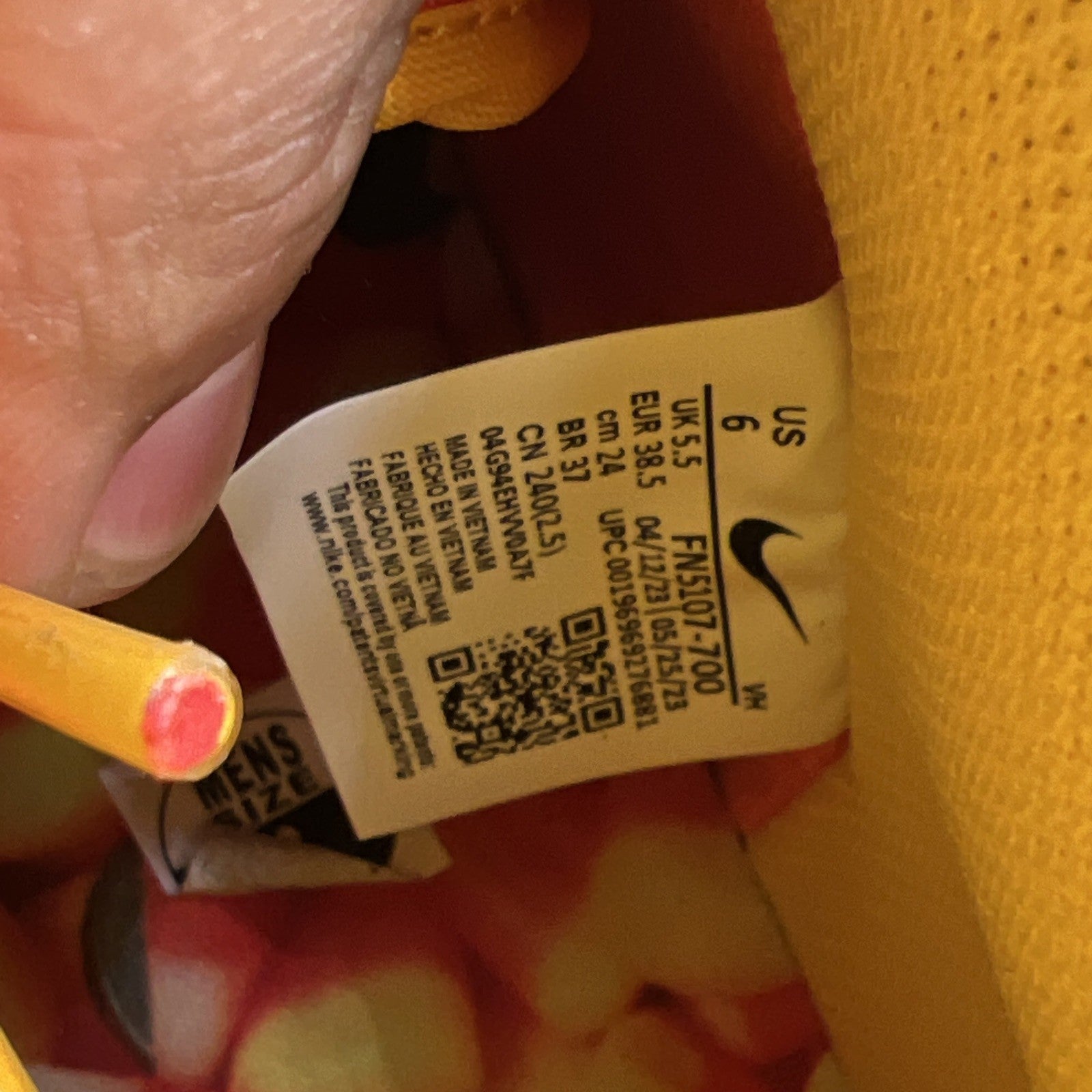 Size 6 - Nike Dunk SB High Sweet Tooth (FN5107-700)