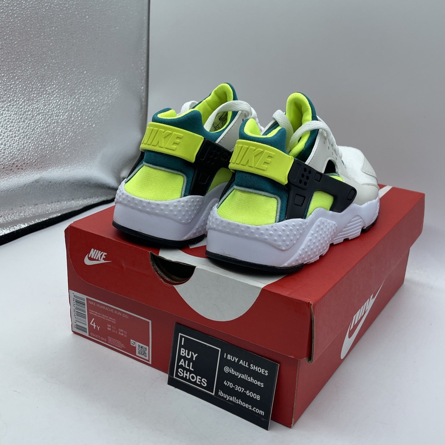 Size 4Y (GS) - Nike Huarache Run Low Bright Spruce Volt Suede (654275-045)