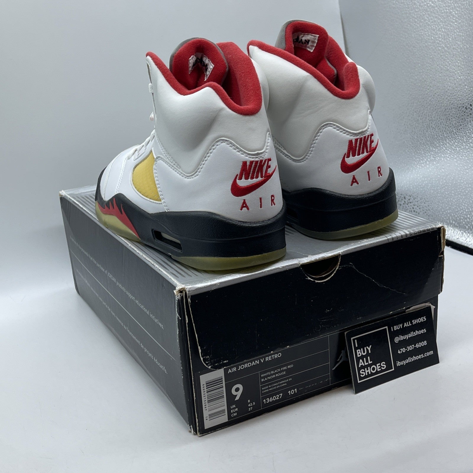 Size 9 - Air Jordan 5 Retro 2000 White Fire Red Black Leather (136027-101)