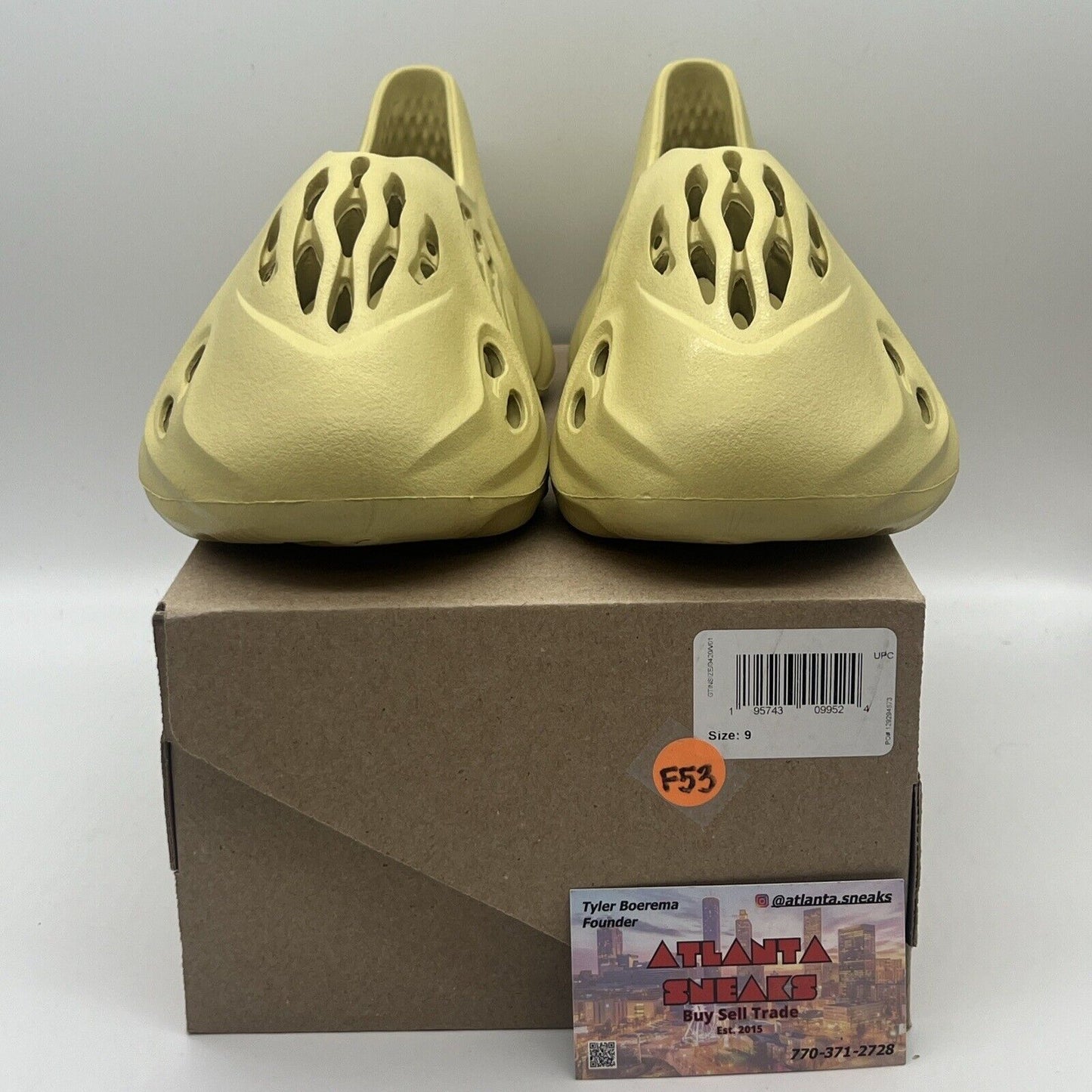 Size 9 - adidas Yeezy Foam Runner sulfur Brand New