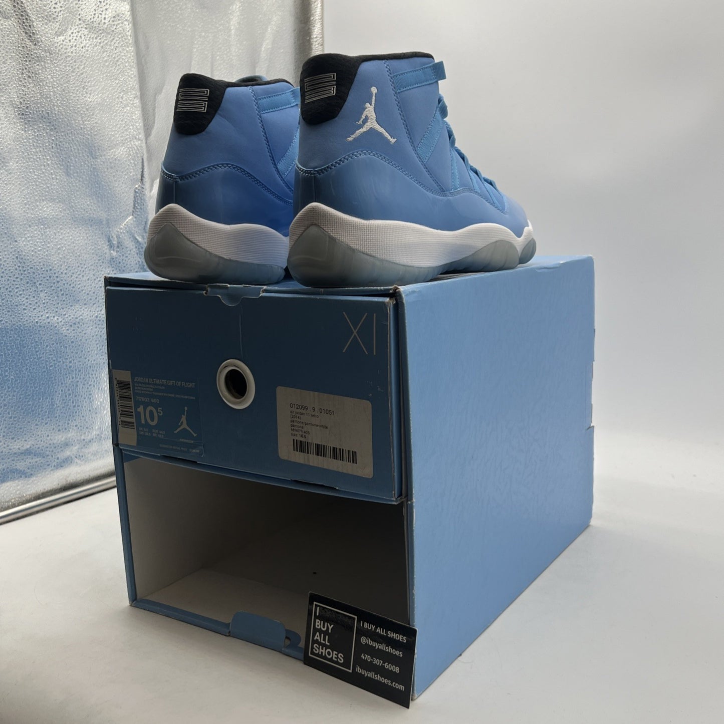 Size 10.5 - Air Jordan 11 Retro Pantone (689479-405)