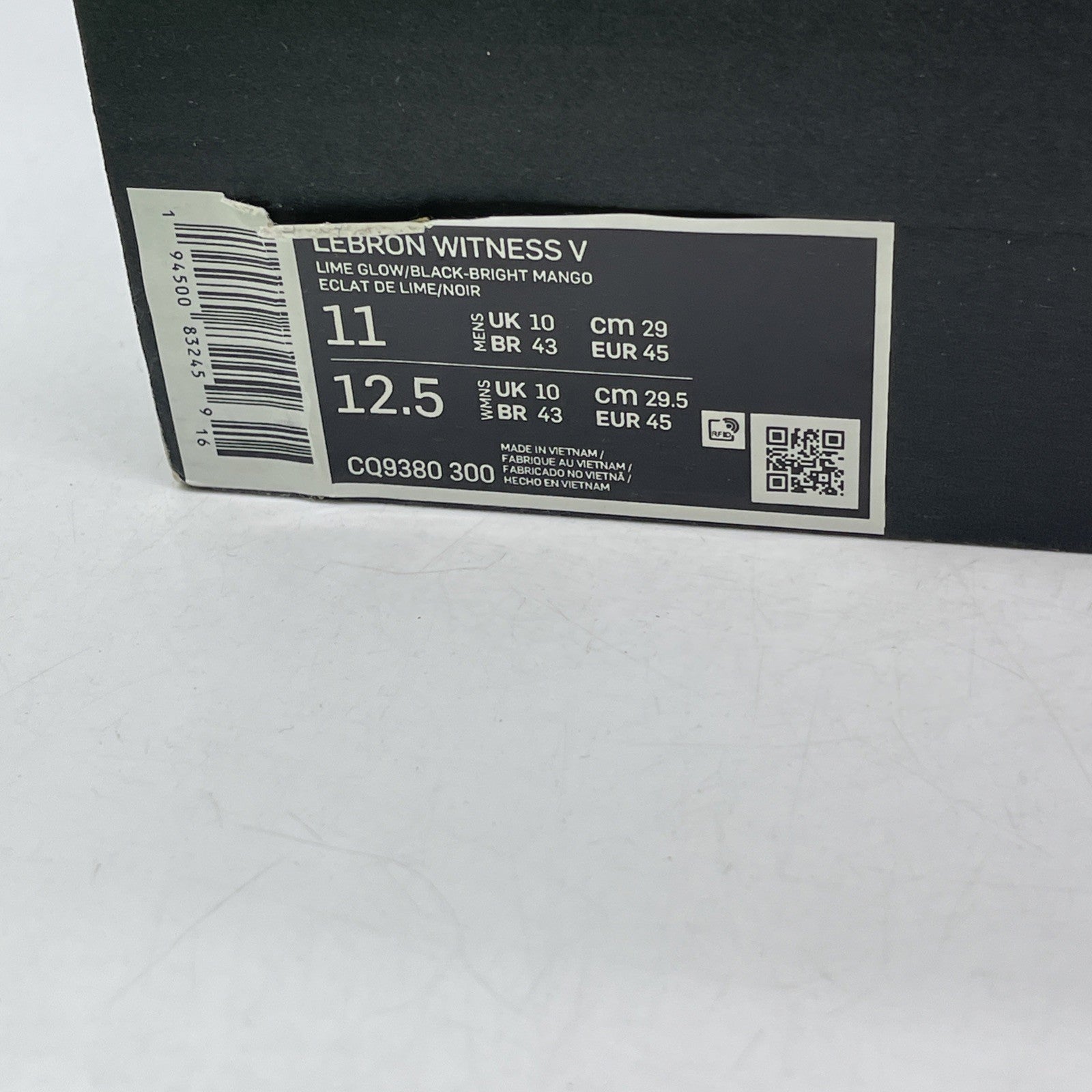 Size 11 - Nike LeBron Witness 5 Grinch (CQ9380-300)
