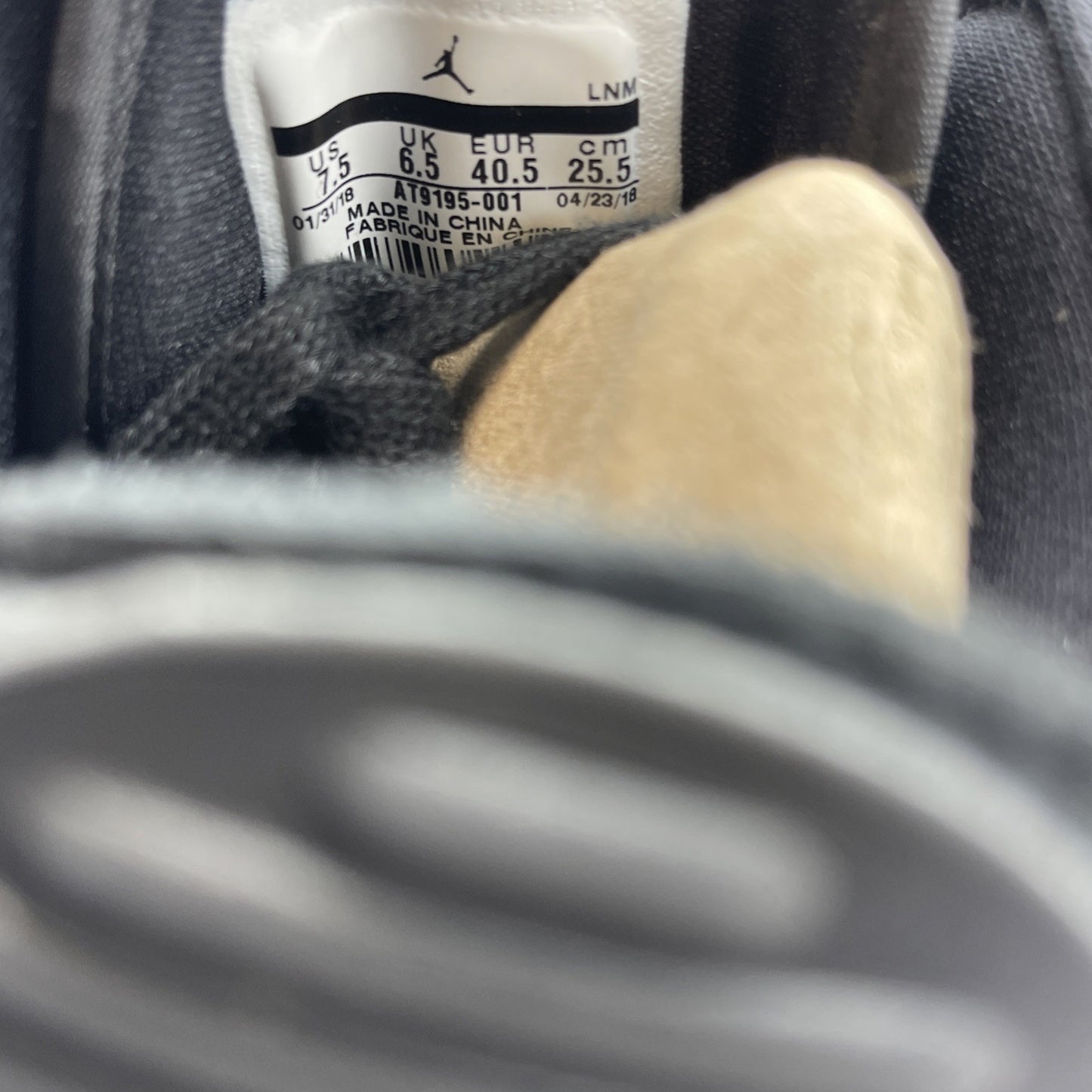 Size 7.5 - Air Jordan 3 Retro SE Quai 54 2018 (AT9195-001)