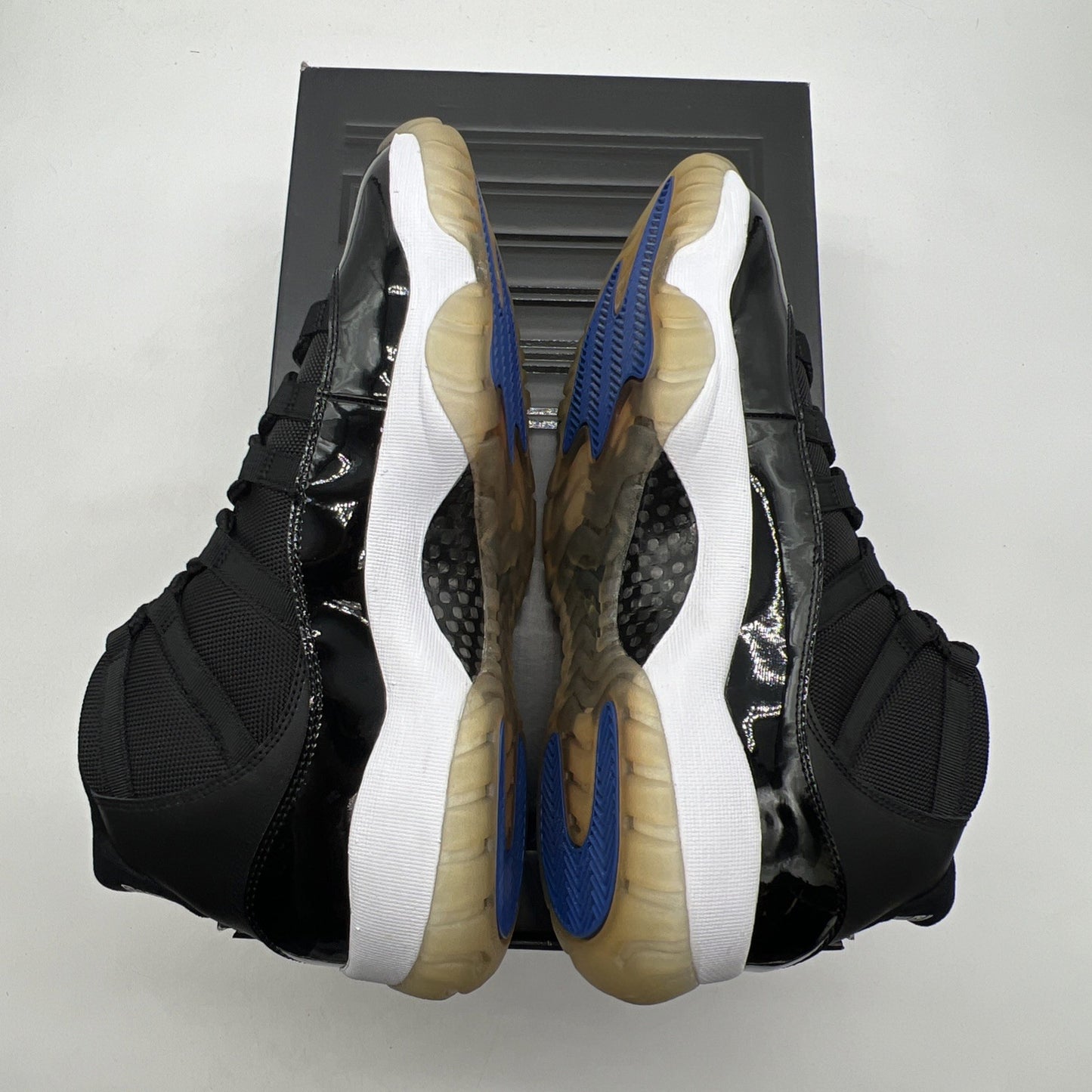 Size 10 - Air Jordan 11 Retro 2009 Space Jam (378037-041)