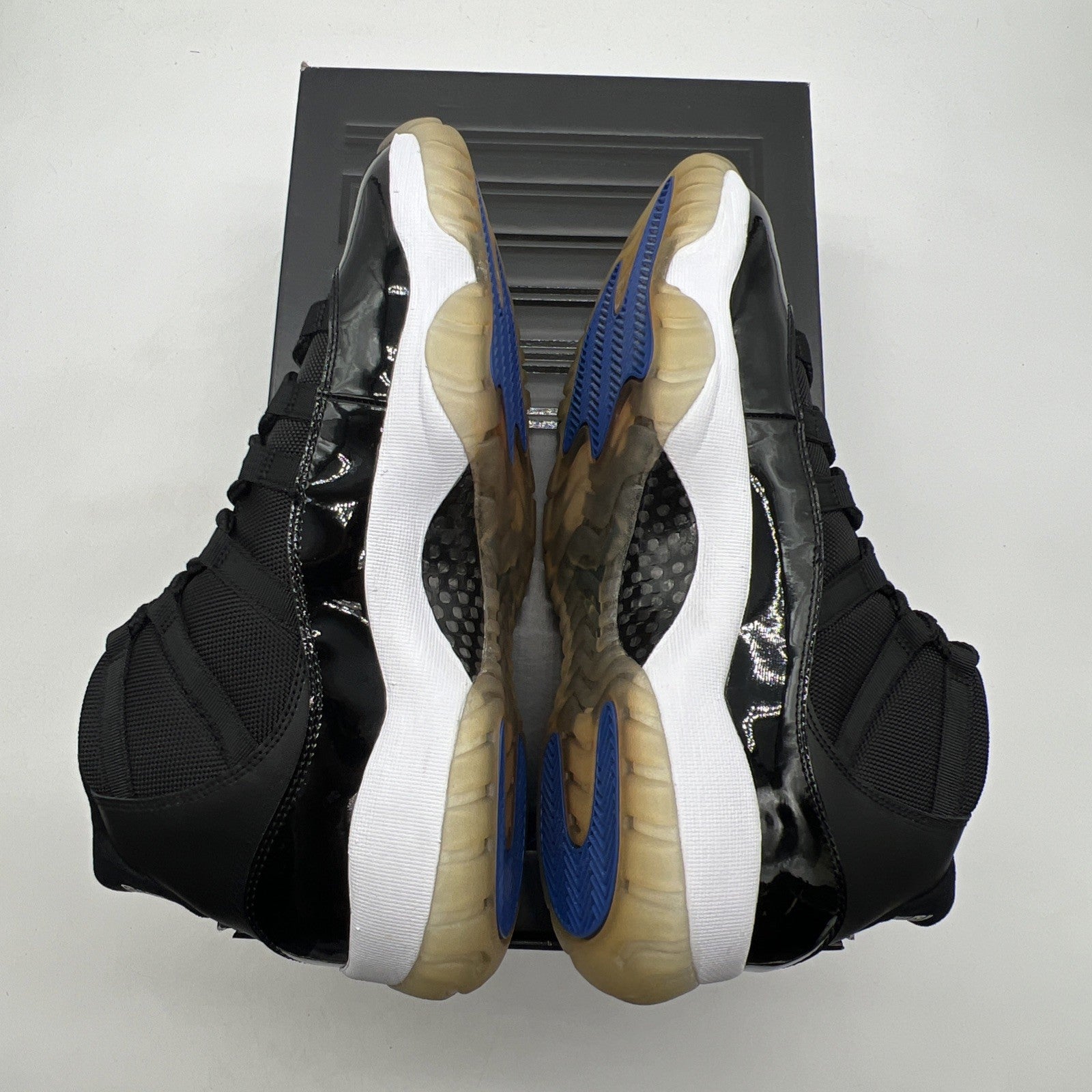 Size 10 - Air Jordan 11 Retro 2009 Space Jam (378037-041)