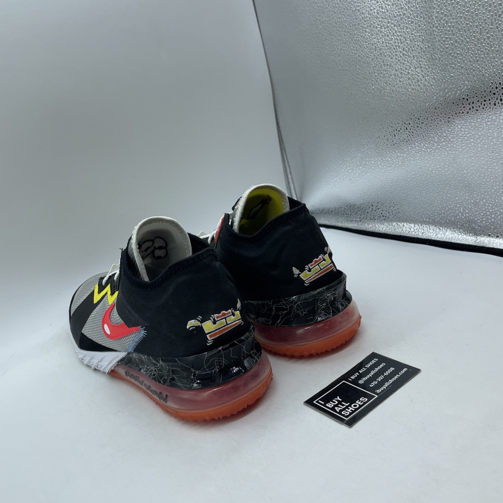 Size 12 - Nike Space Jam x LeBron 18 Low Sylvester x Tweety (CV7562-103)