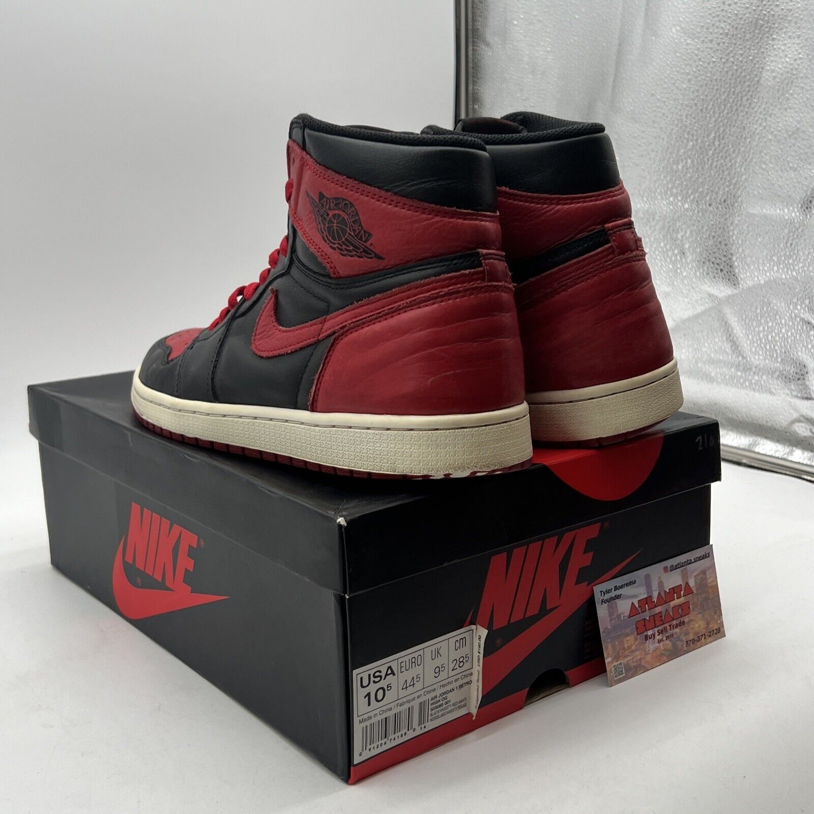 Size 10.5 - Jordan 1 Retro OG High Banned, Bred (555088-001)