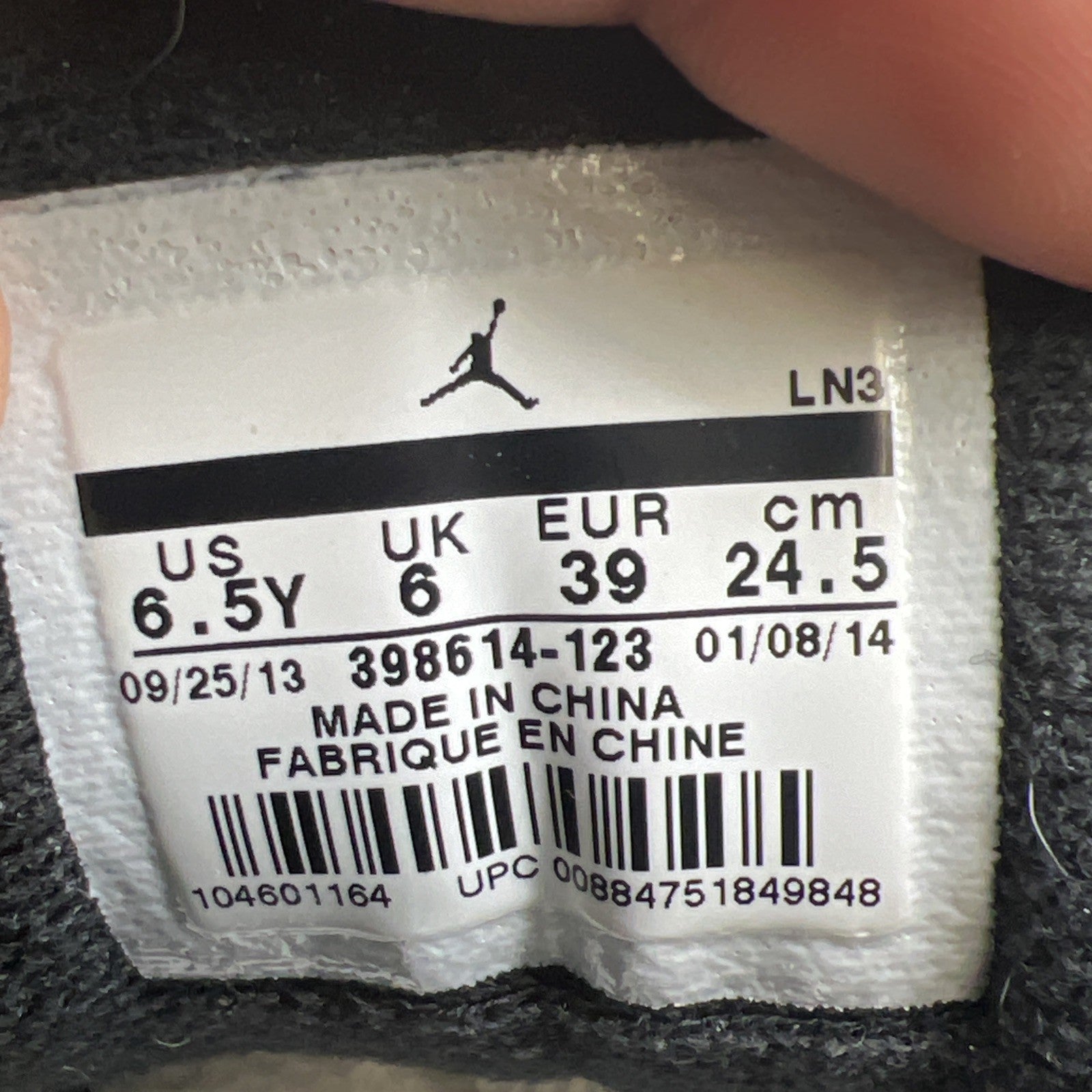 Size 6.5Y - Air Jordan 3 Retro BG Infrared 23 Boy’s (398614-123)
