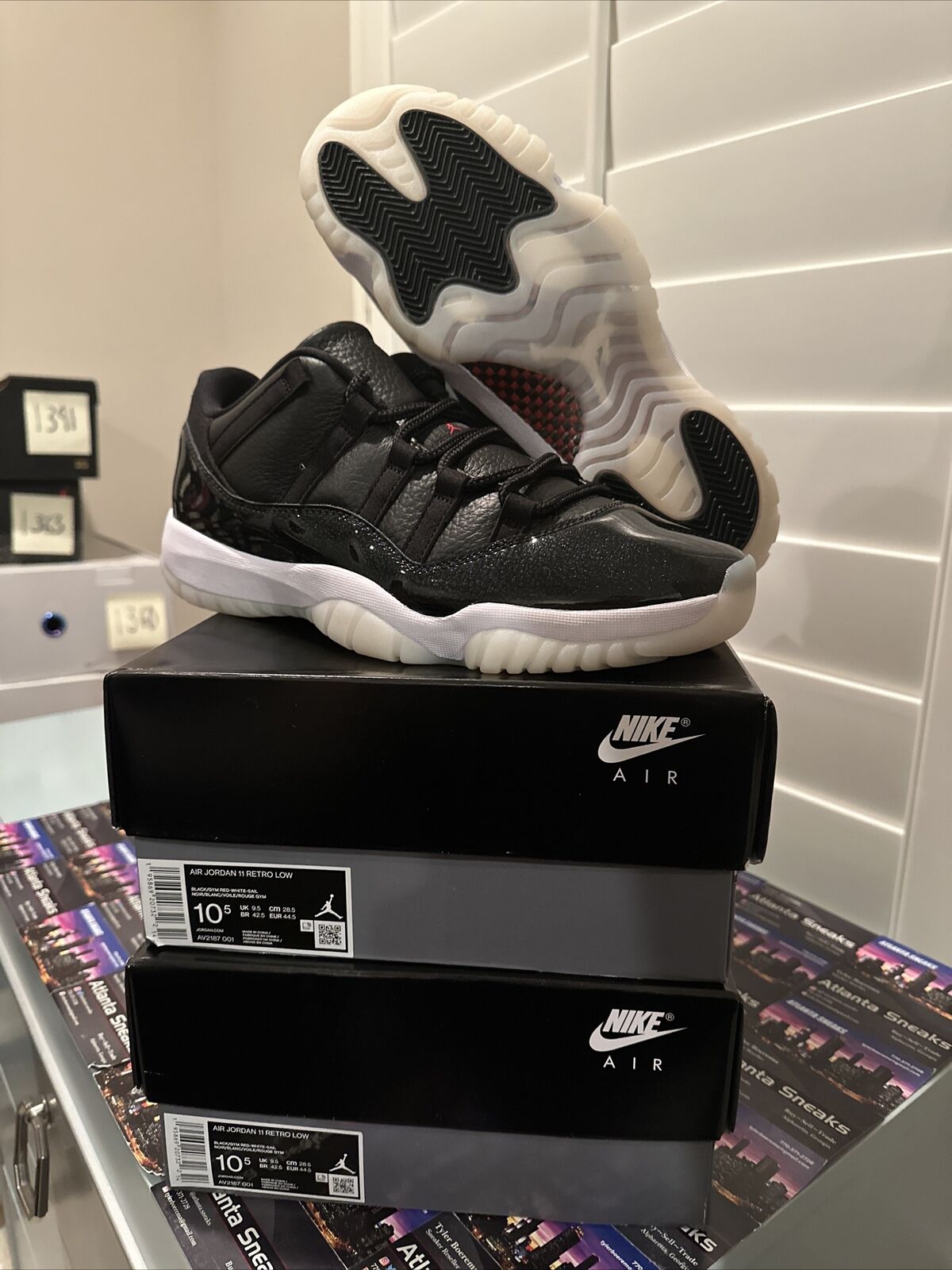 Size 10.5 - Jordan 11 Low 72-10 2022 New