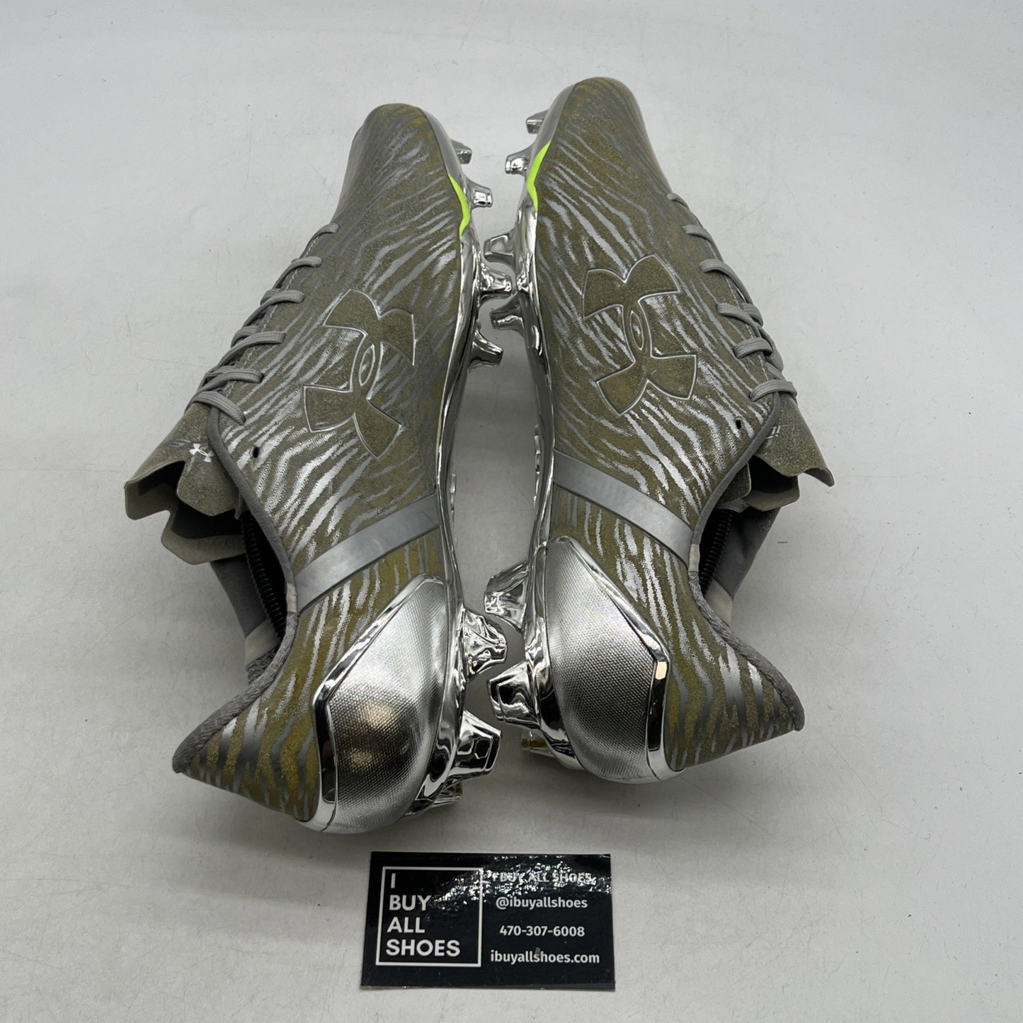 Size 14 - Under Armour UA Spotlight Silver Football Cleats Spikes (1280533-210)