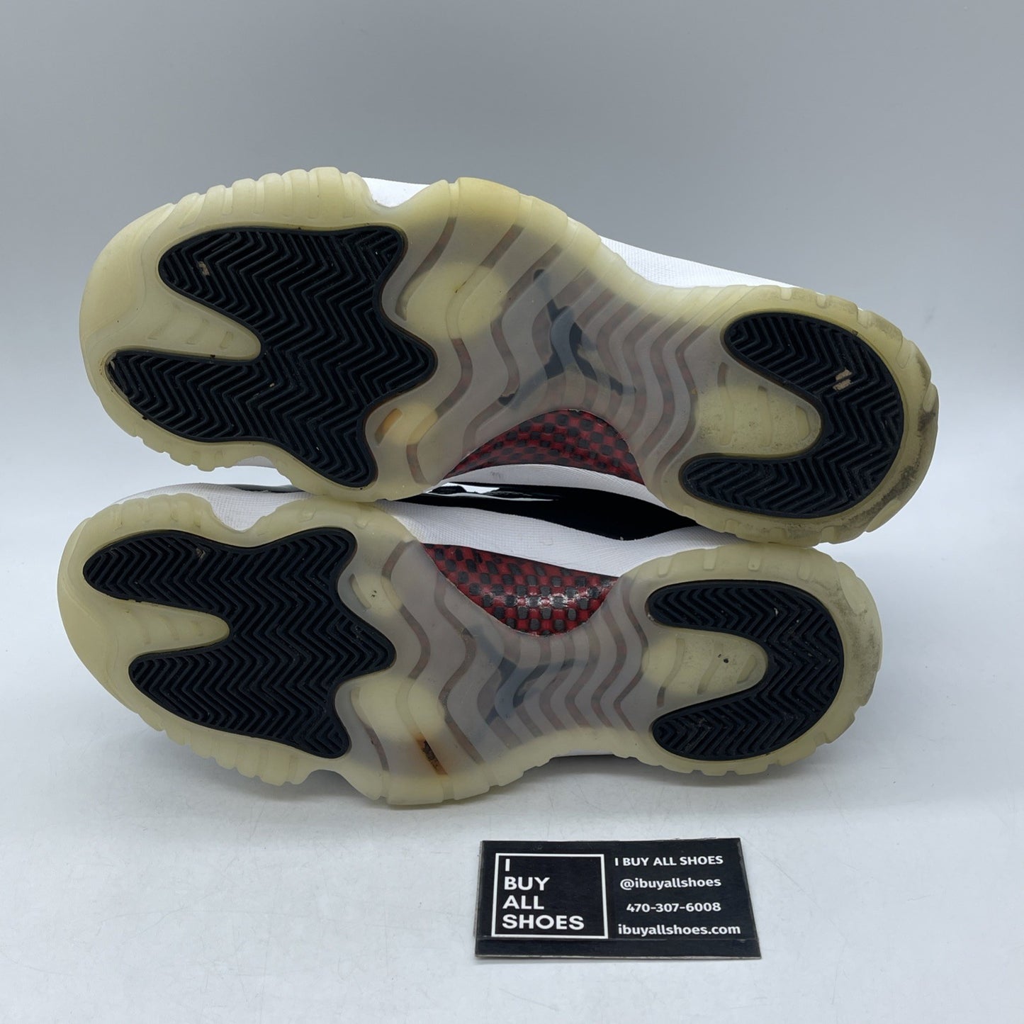 Size 9.5 -  Air Jordan 11 Retro 72-10 2015 (378037-002)