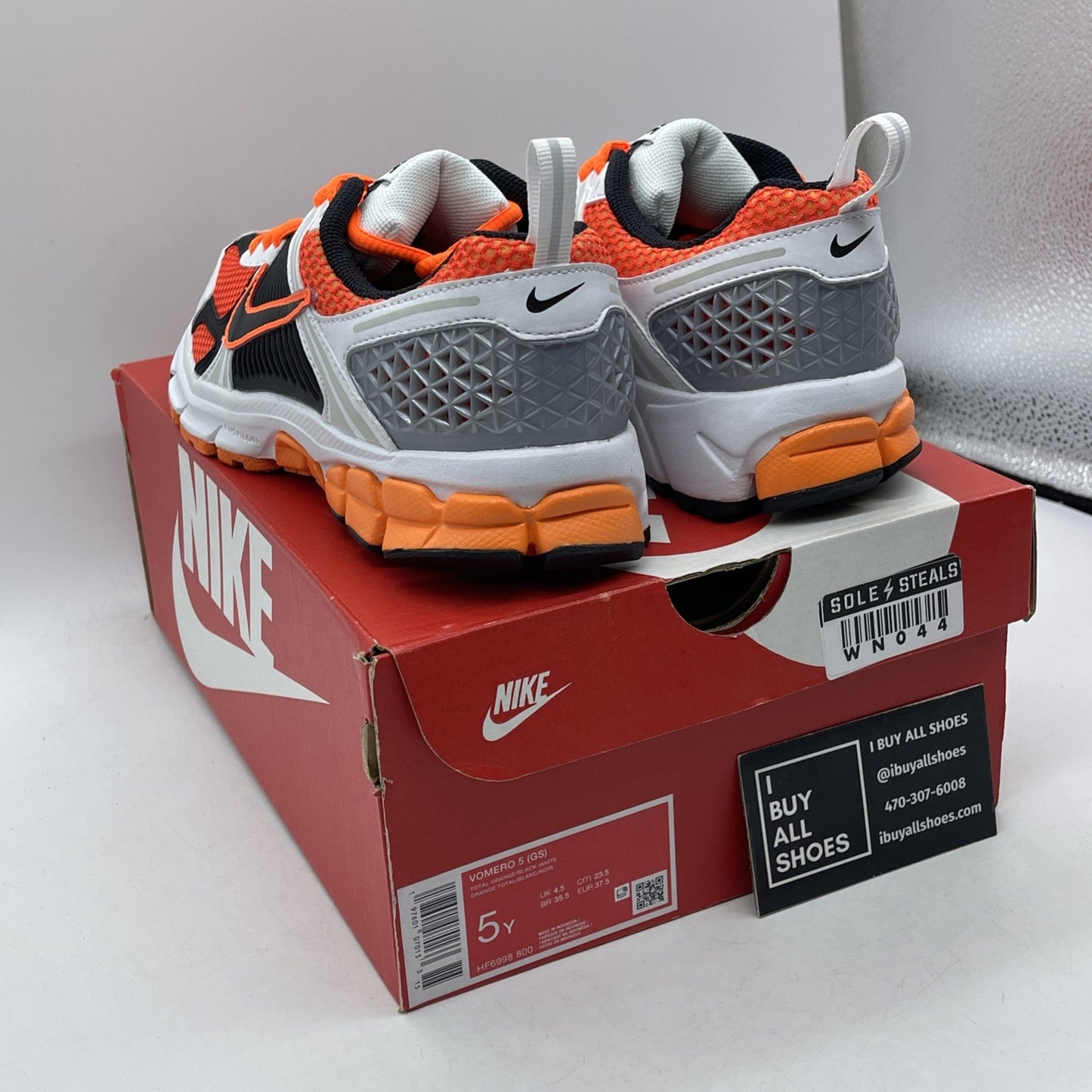 Size 5Y - Nike Air Zoom Vomero 5 GS Total Orange Black Suede (HF6998-800)