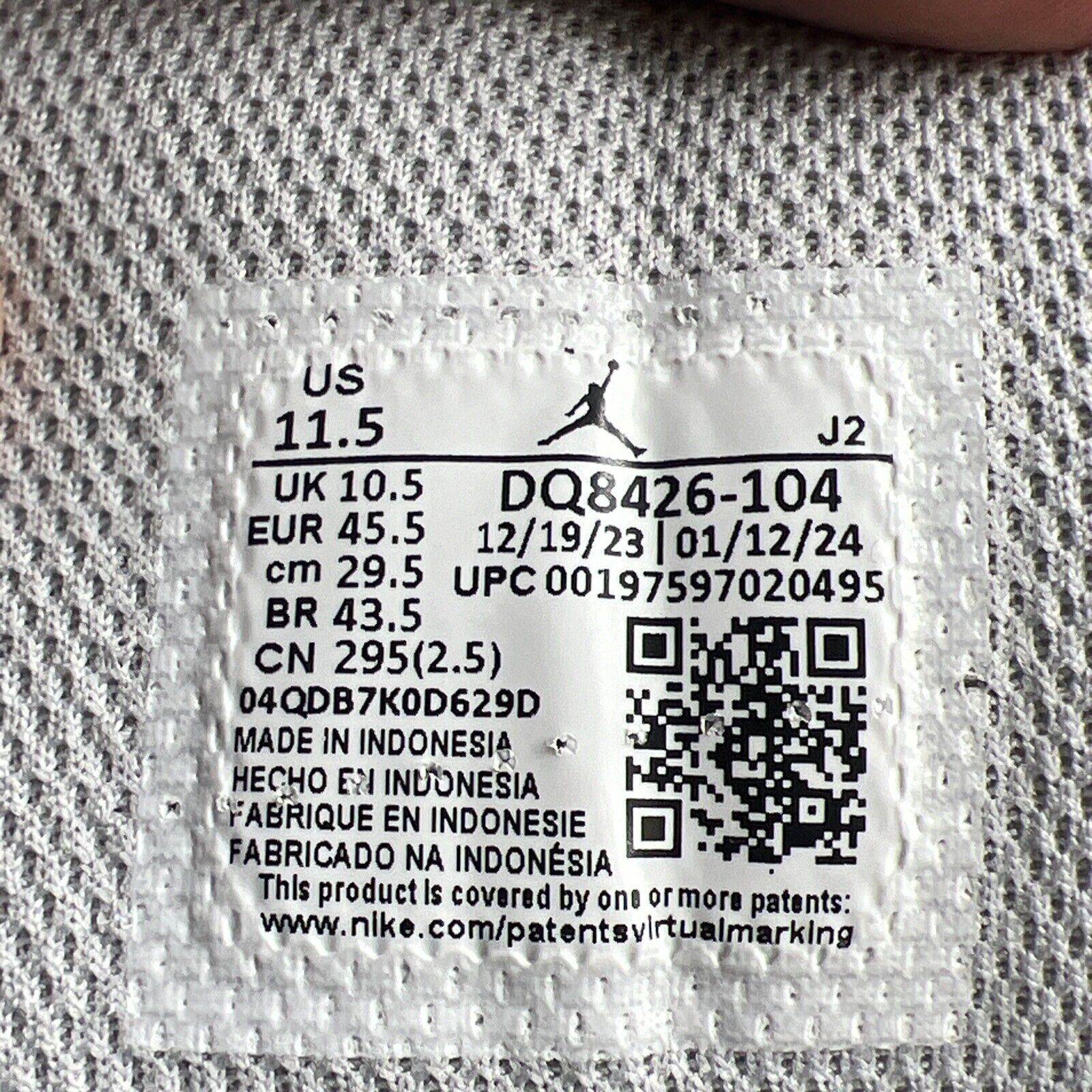 Size 11.5 - Air Jordan 1 Mid Wolf Grey Midnight Navy (DQ8426-104)