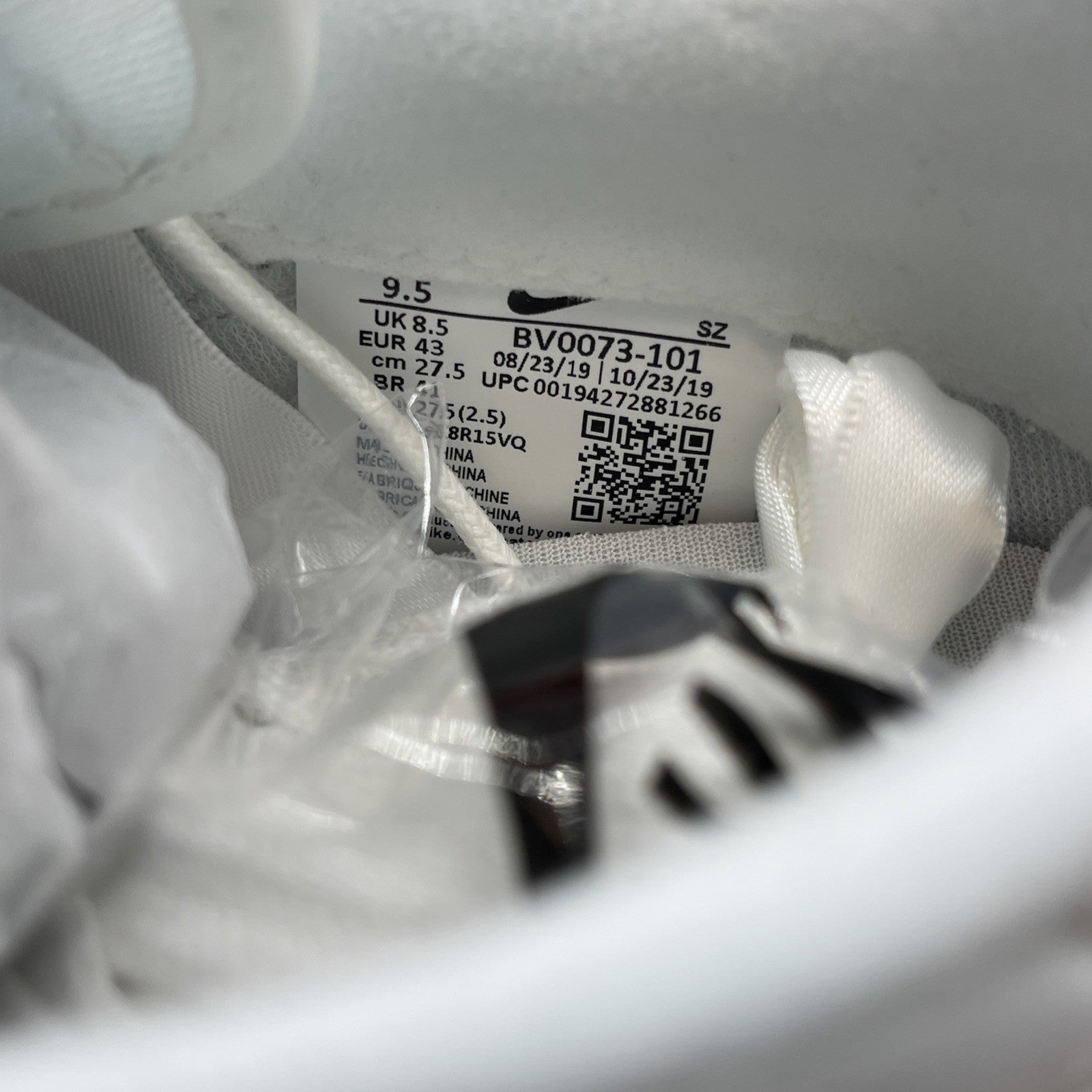 Size 9.5 - Nike sacai x LDWaffle White Nylon Grey White Suede (BV0073-101)
