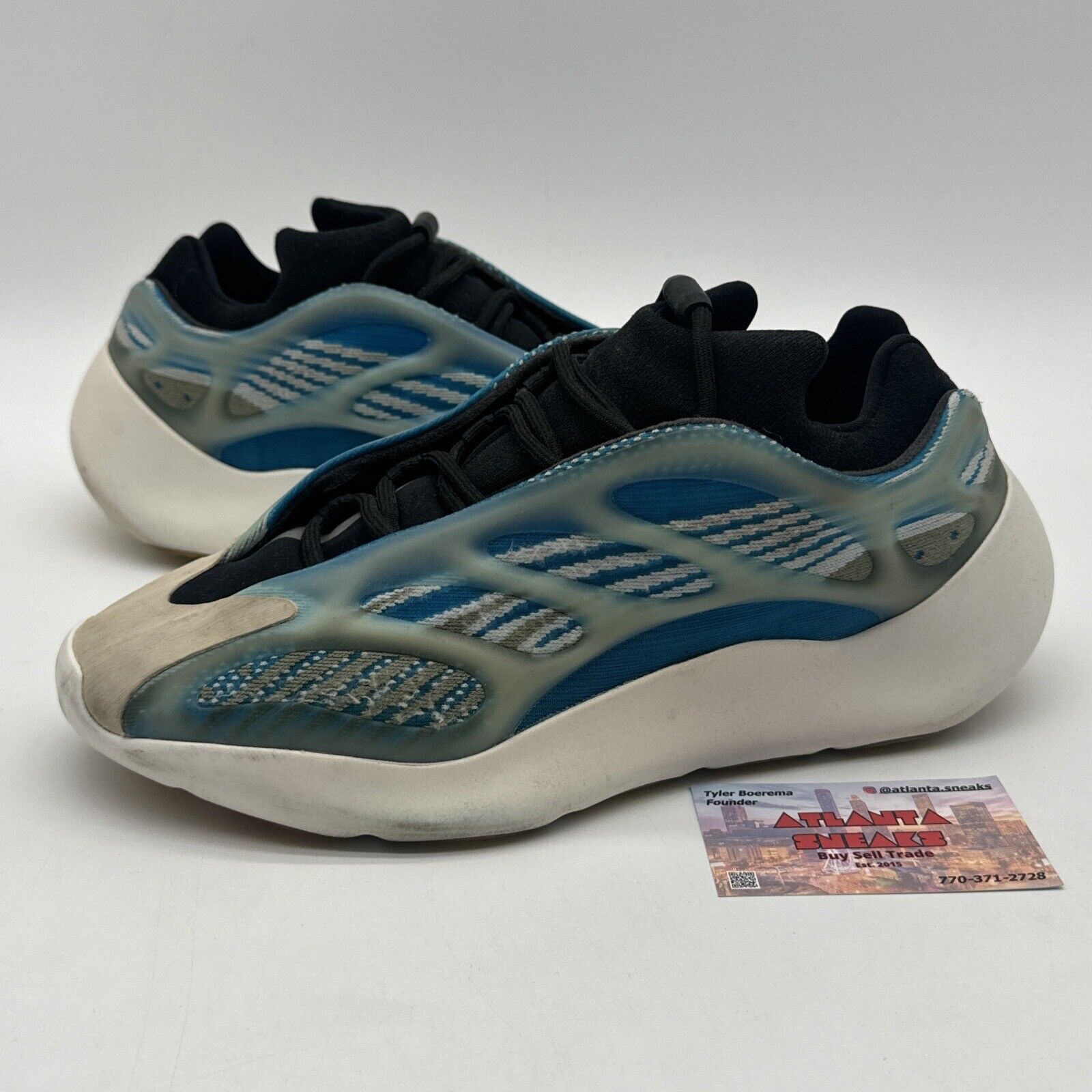 Size 10 - adidas Yeezy 700 V3 Arzareth Blue Cream Boost Kanye White Grey OG