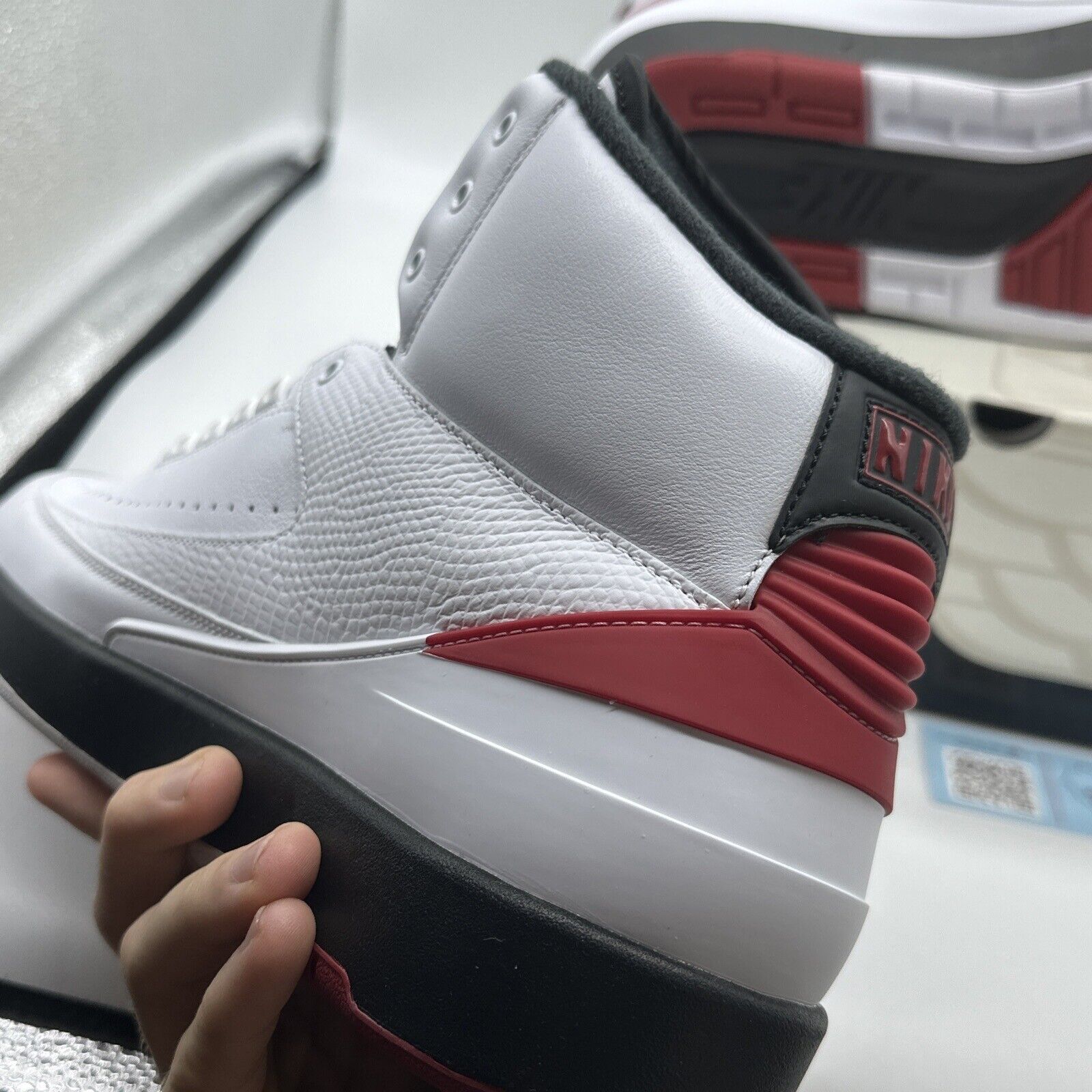 [DX2454-106] Mens Air Jordan Retro 2 OG 'Chicago' (2022) White Red Black Brand N