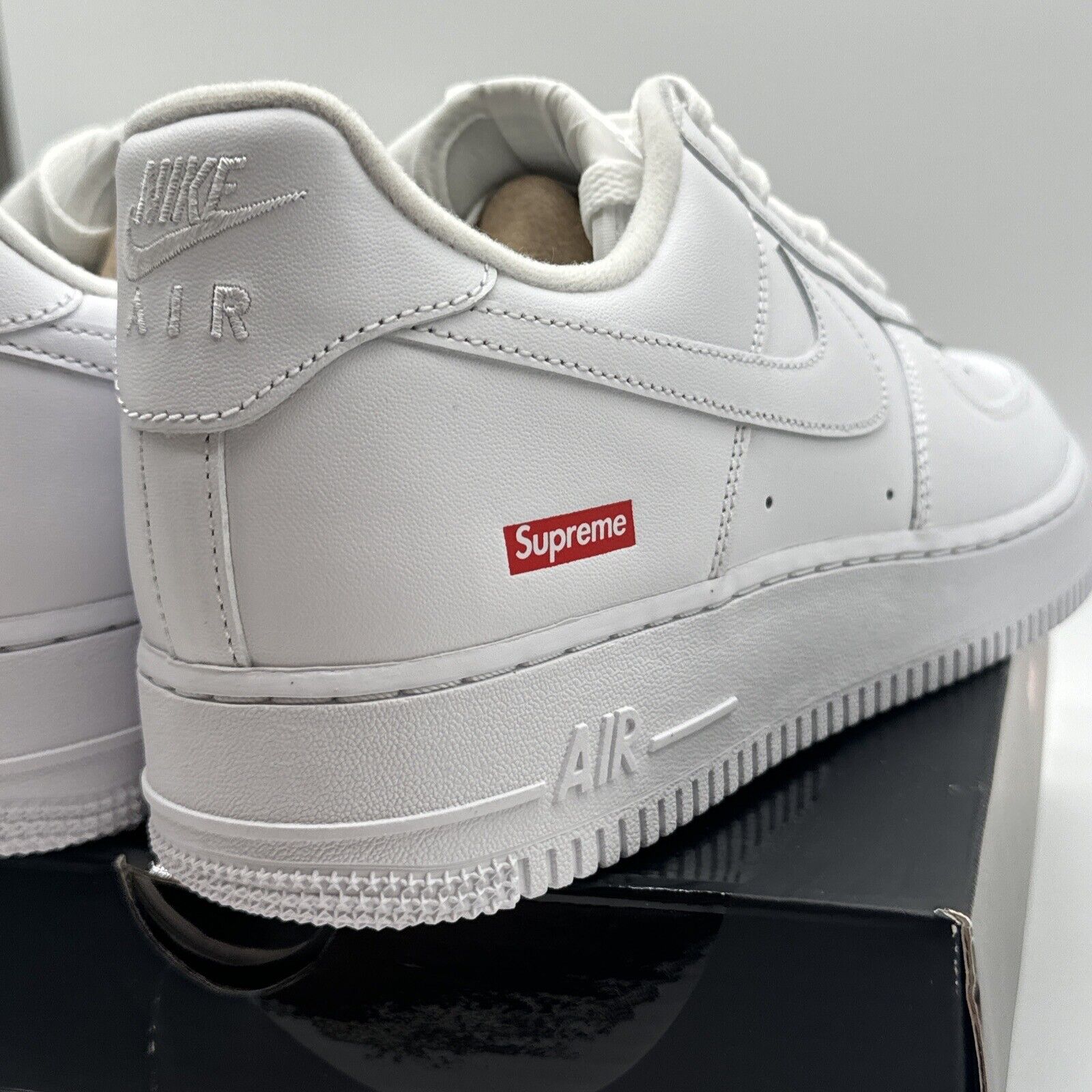 Size 9.5 - Nike Air Force 1 x Supreme Low Box Logo - White Iconic Premium lthr