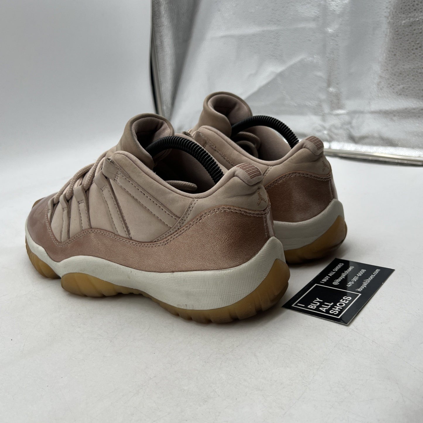 Size 10.5 - Air Jordan 11 Retro Low Rose Gold W (AH7860-105)
