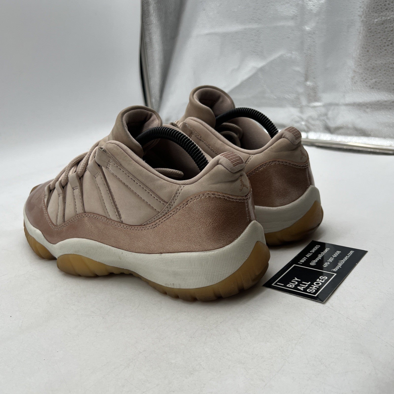 Size 10.5 - Air Jordan 11 Retro Low Rose Gold W (AH7860-105)