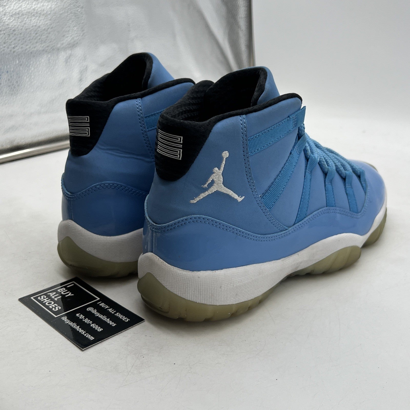 Size 9.5 - Air Jordan 11 Retro Pantone (689479-405)