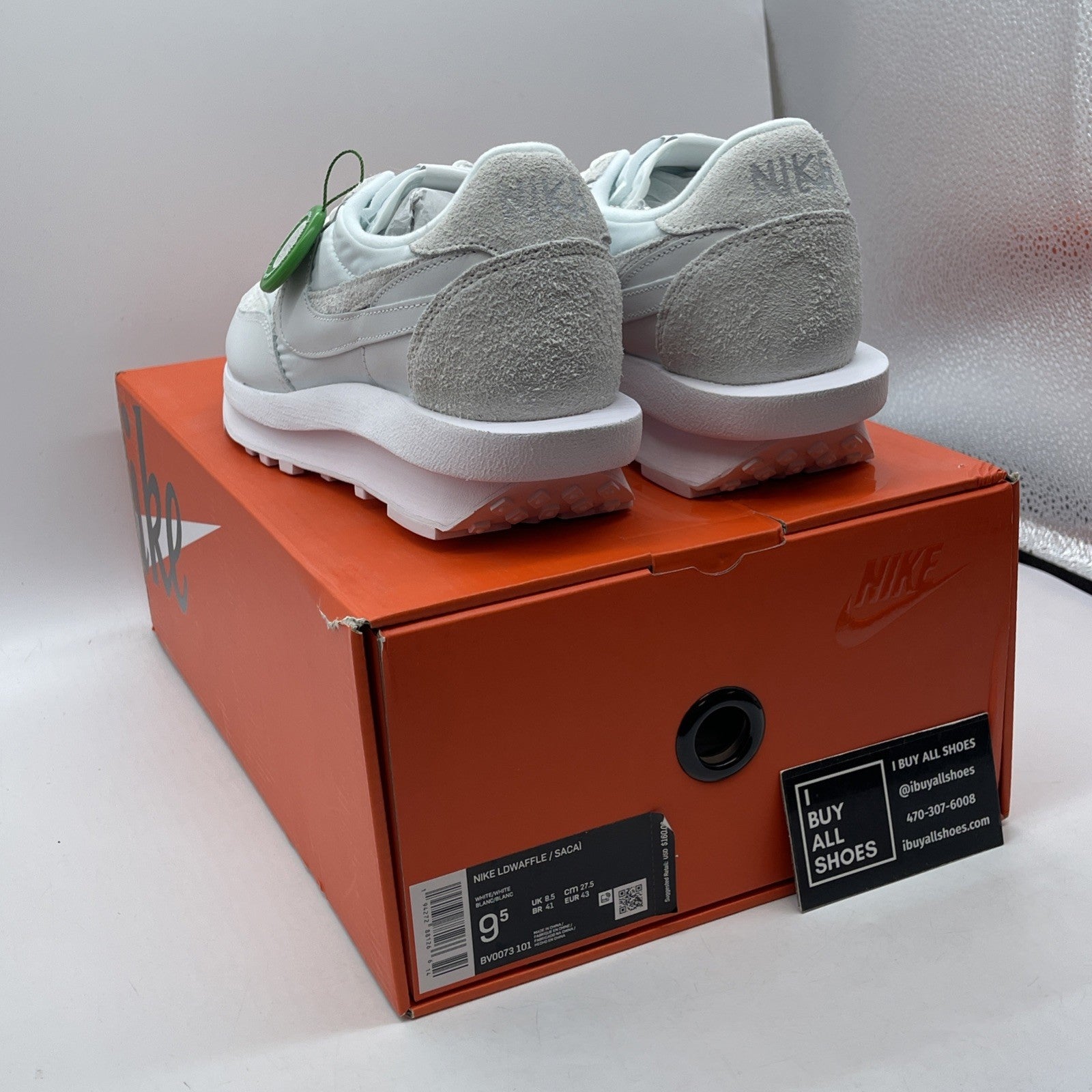 Size 9.5 - Nike sacai x LDWaffle White Nylon Grey White Suede (BV0073-101)