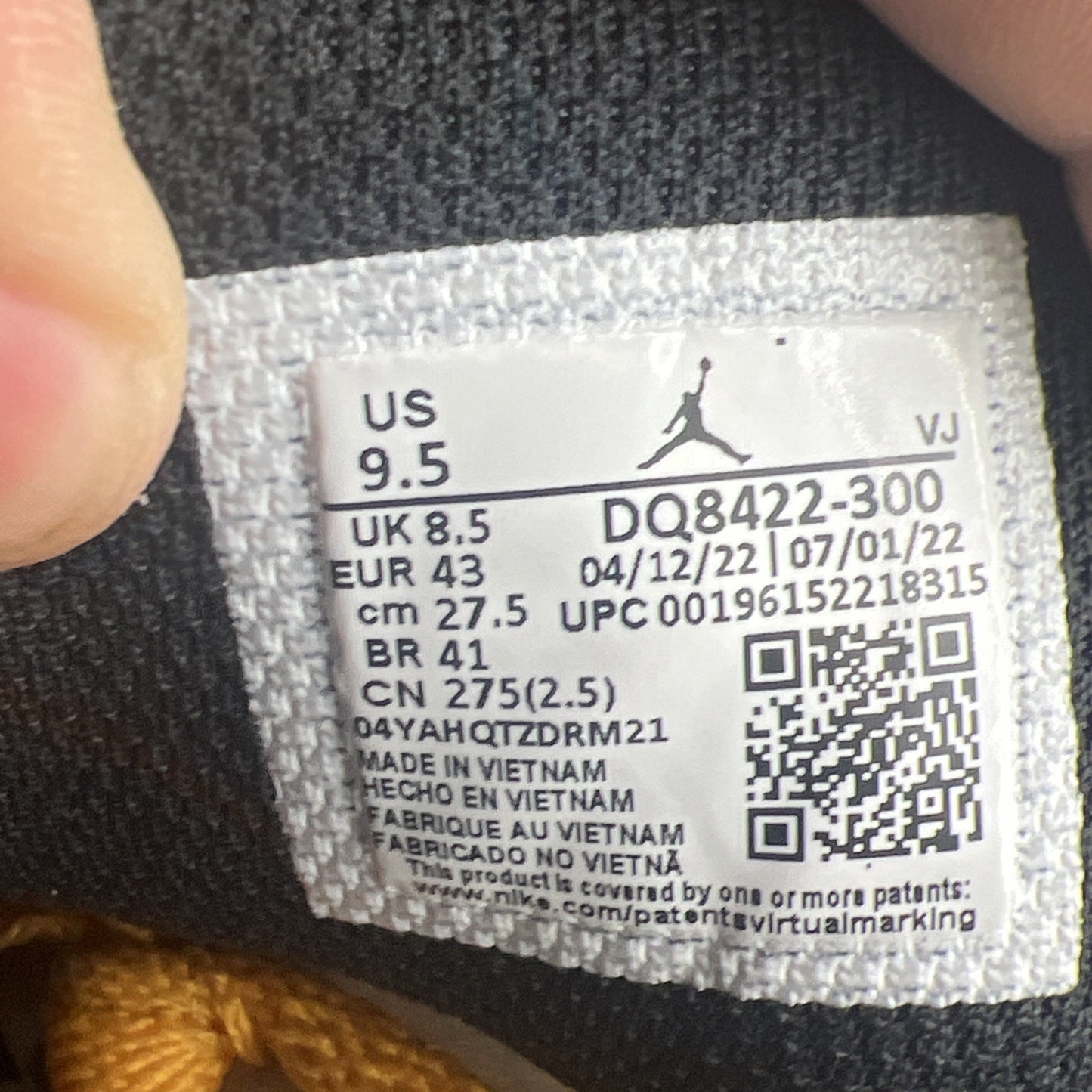 Size 9.5 - Air Jordan 1 SE Low Christmas (DQ8422-300)