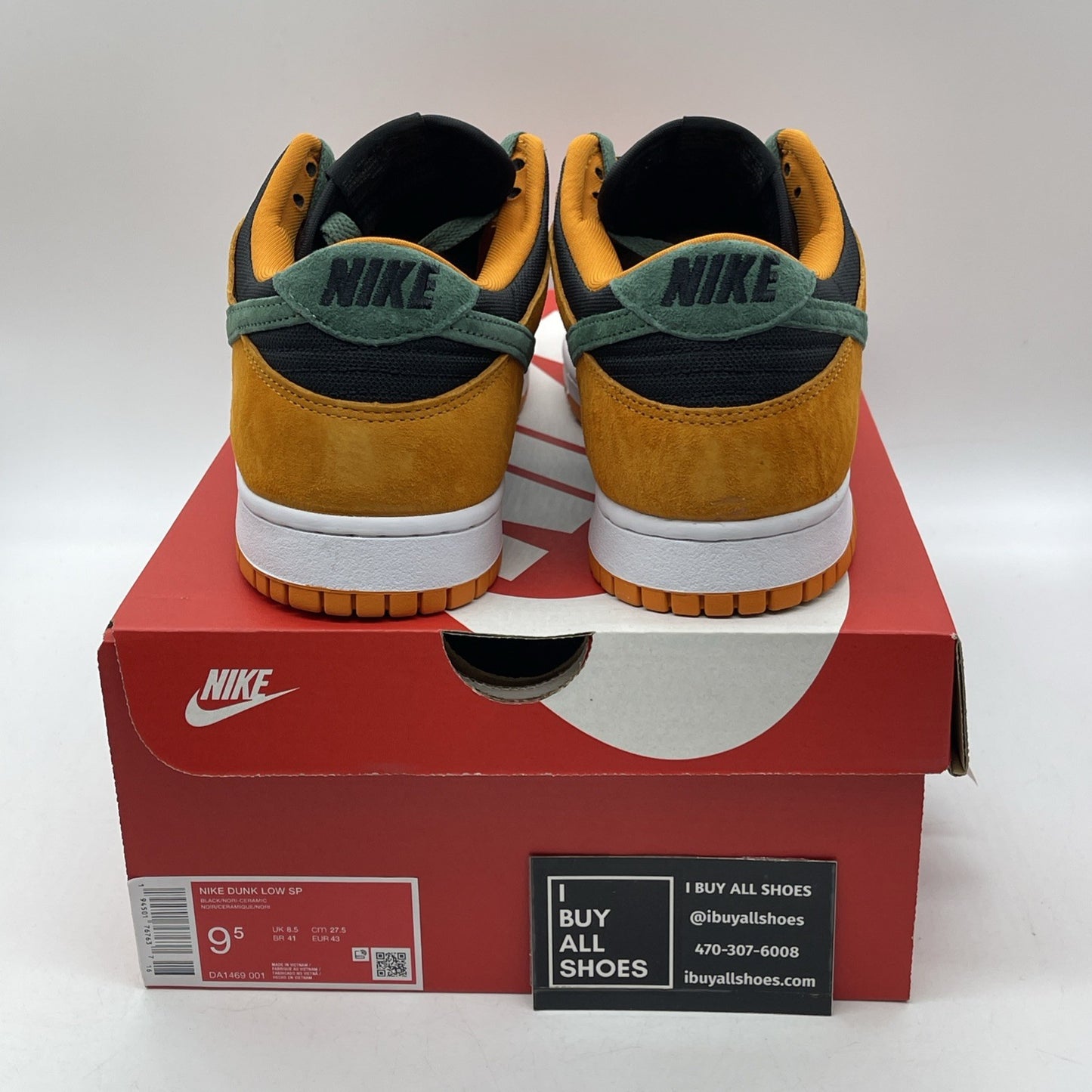 Size 9.5 - Nike Dunk SP Retro 2020 Low Ceramic Black Green Suede (DA1469-001)