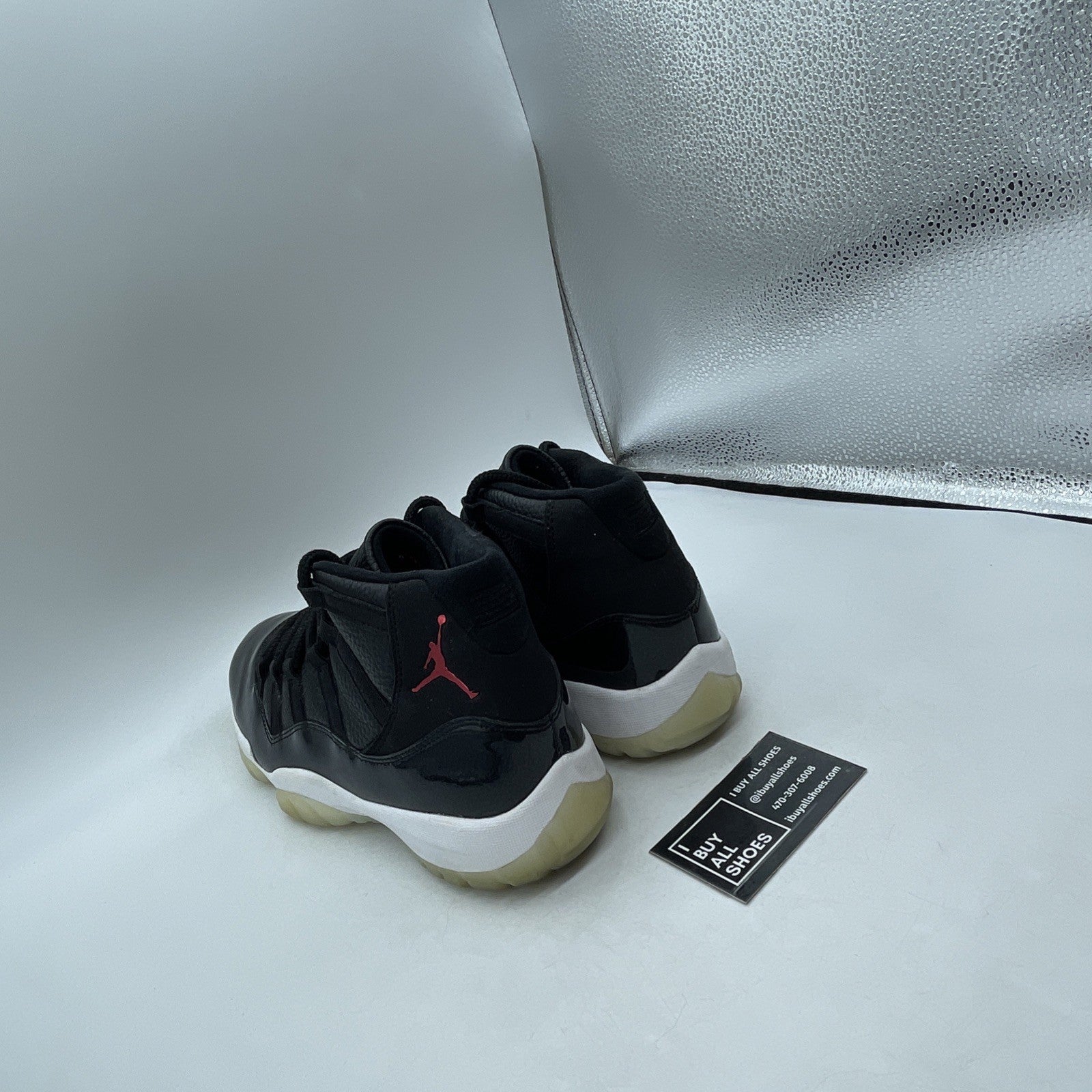 Size 9.5 -  Air Jordan 11 Retro 72-10 2015 (378037-002)