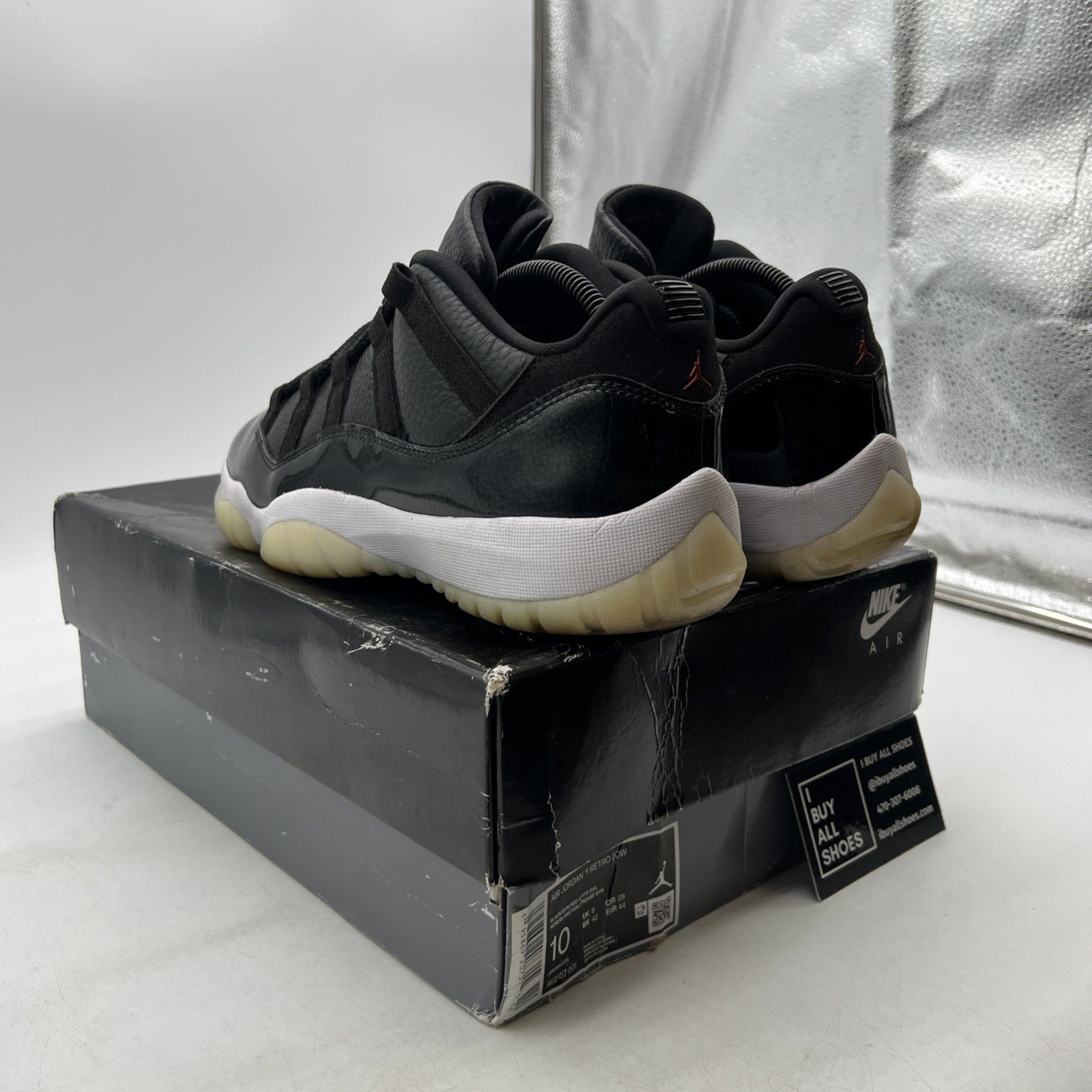 Size 10 - Air Jordan 11 Retro Low 72-10 (AV2187-001)
