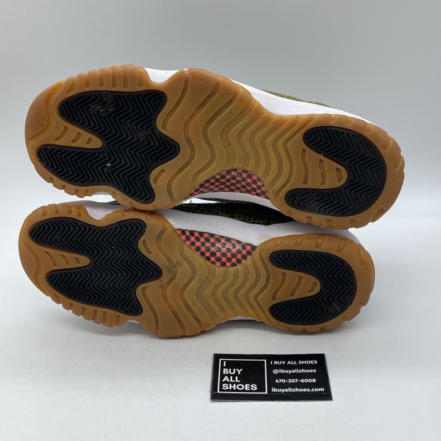 Size 9.5 - Air Jordan 11 IE Low Croc (306008-013)
