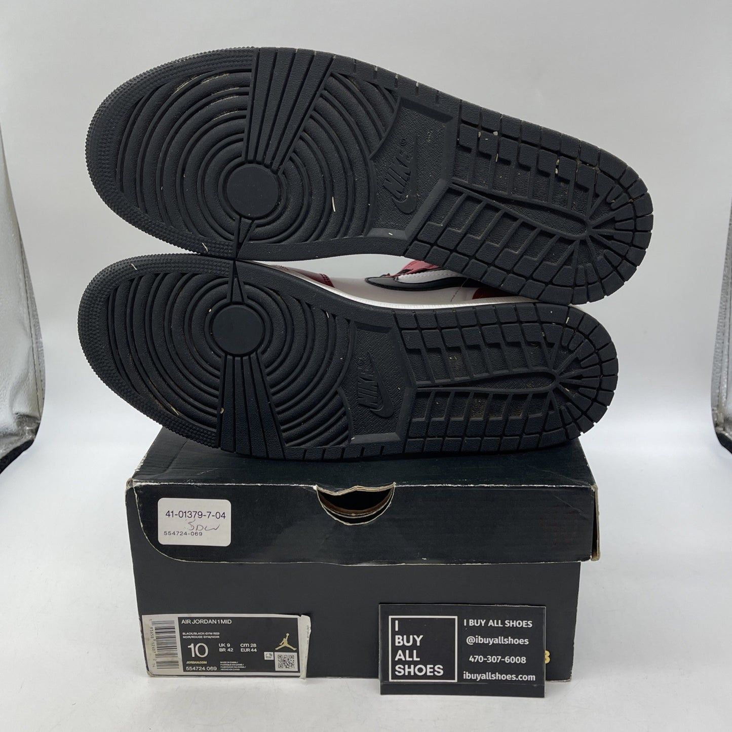 Size 10 - Jordan 1 Mid Chicago Black Toe White Red Leather (554724-069)