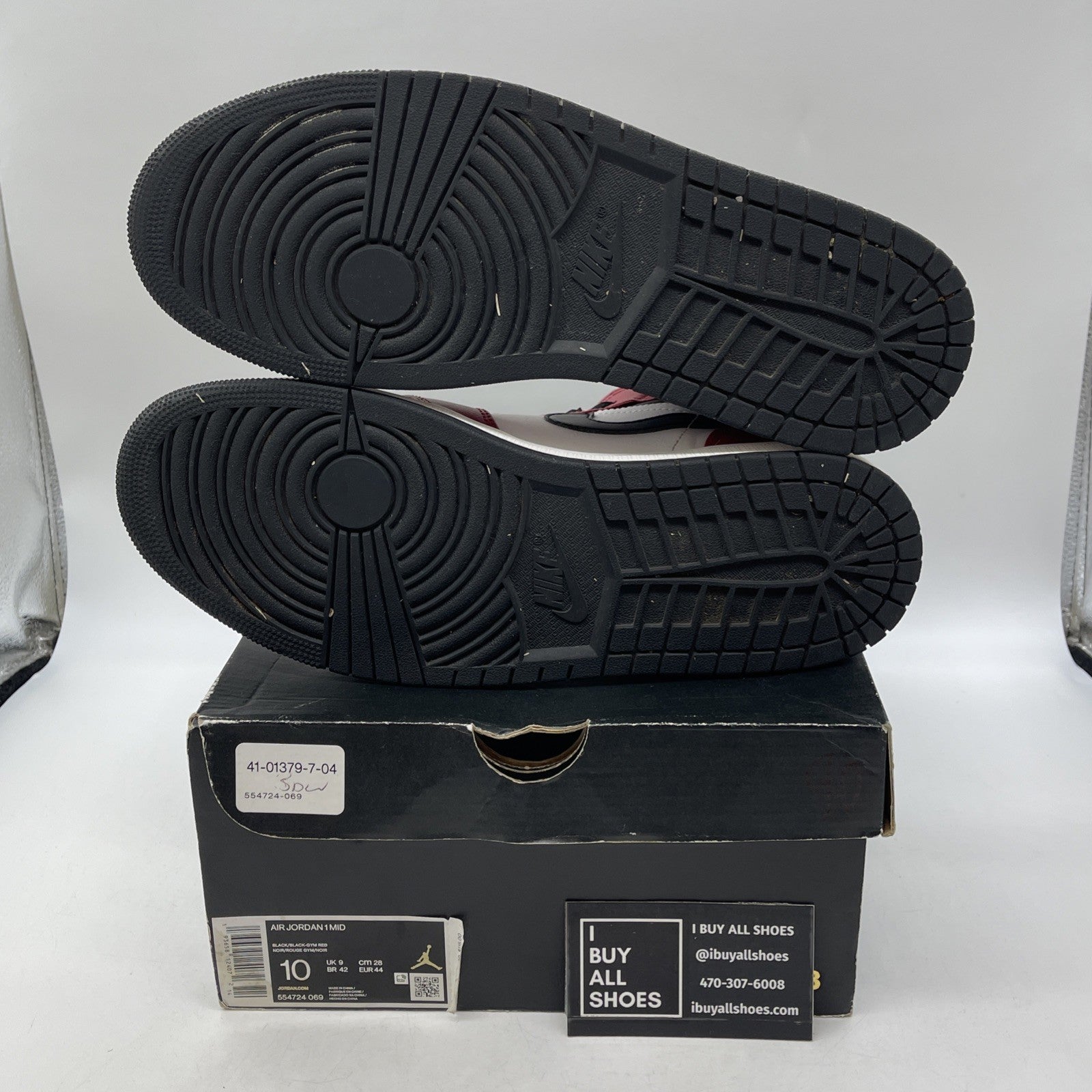 Size 10 - Jordan 1 Mid Chicago Black Toe White Red Leather (554724-069)