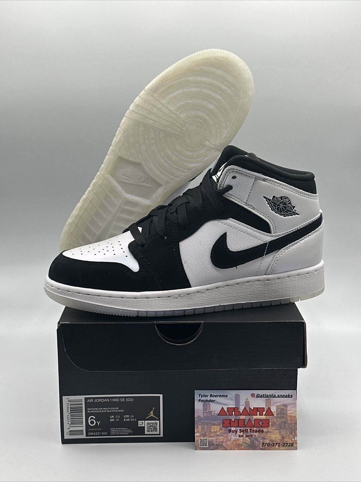 Size 6 - Jordan 1 Mid SE Black diamond shorts