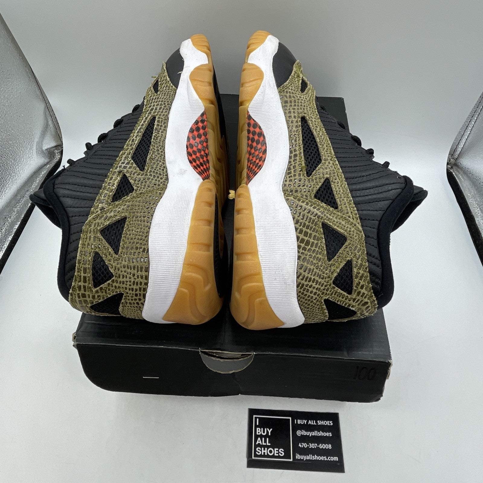 Size 9.5 - Air Jordan 11 IE Low Croc (306008-013)