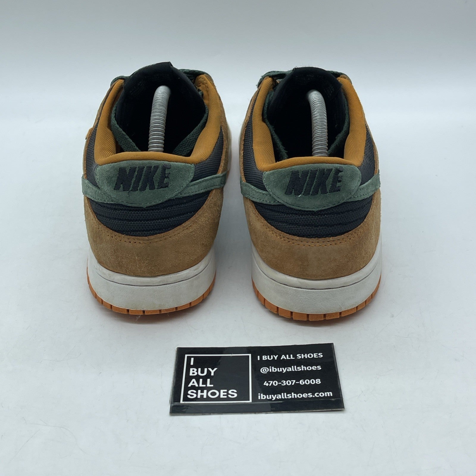 Size 9.5 - Nike Dunk SP Retro 2020 Low Ceramic Orange Green Suede (DA1469-001)