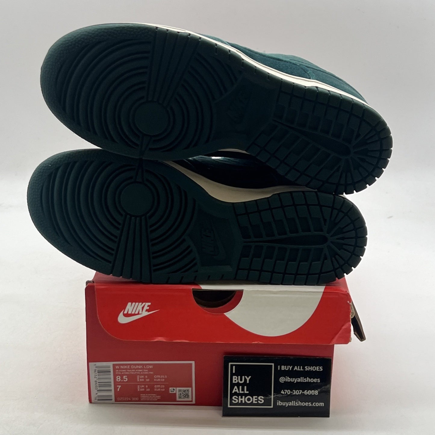 Size 8.5 - Nike Dunk Low Green Velvet W (DZ5224-300)
