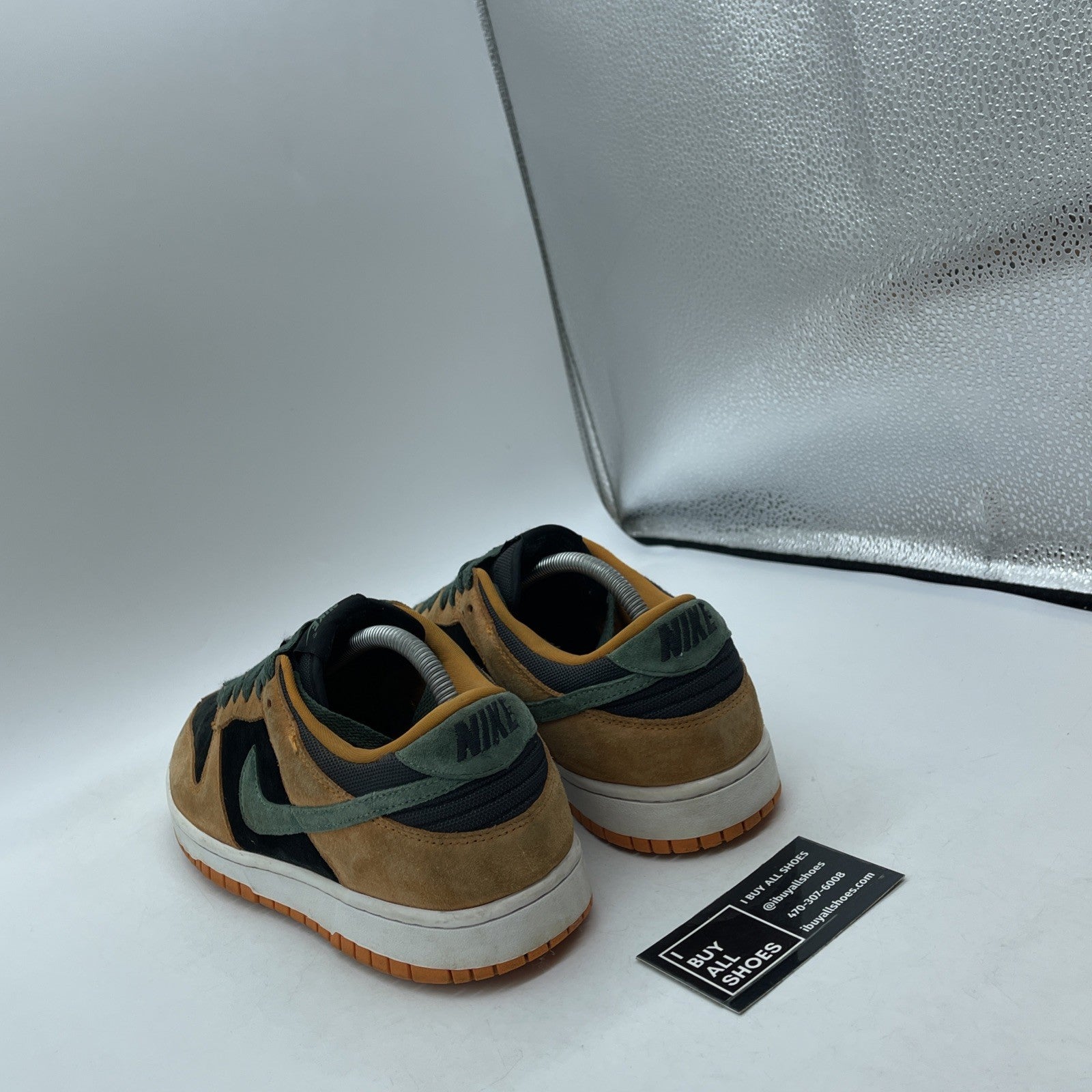 Size 9.5 - Nike Dunk SP Retro 2020 Low Ceramic Orange Green Suede (DA1469-001)